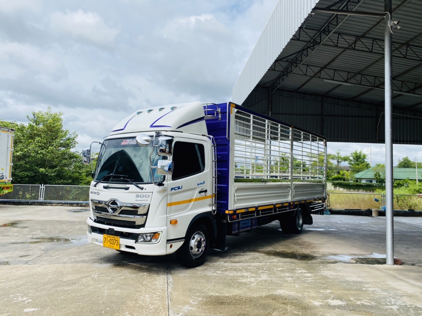 รถ10เดือน NEW FC9J DOMINATOR 175  กะบะเหล็กพร้อมคอก ยาว 6.60 เมตร  วิ่ง 65,822กิโลเมตร ร  สภาพน้องๆป้ายเเดงสวยๆพร้อมใช้งาน จดทะเบียนปี 2564 ( 2021 ) ราคา1,450,000 บาท