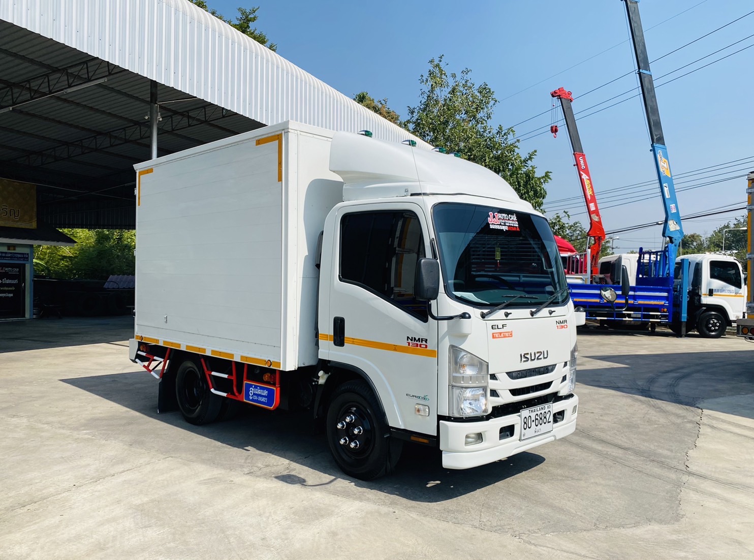 ISUZU NMR 130 EURO 3 ตู้เเห้ง 3 บาน ยาว 3.00 เมตร วิ่ง 57,537 กิโลเมตร  กระจกไฟฟ้า เซ็นทรัลล็อค พวงมาลัยมีถุงลมนิรภัย  จดทะเบียนปี 2562 ( 2019 )  ราคา 820,000 บาท  089-9192600 K ธนพล  id Line  @jj9898 ช่อง YouTube  Jjautocar 2