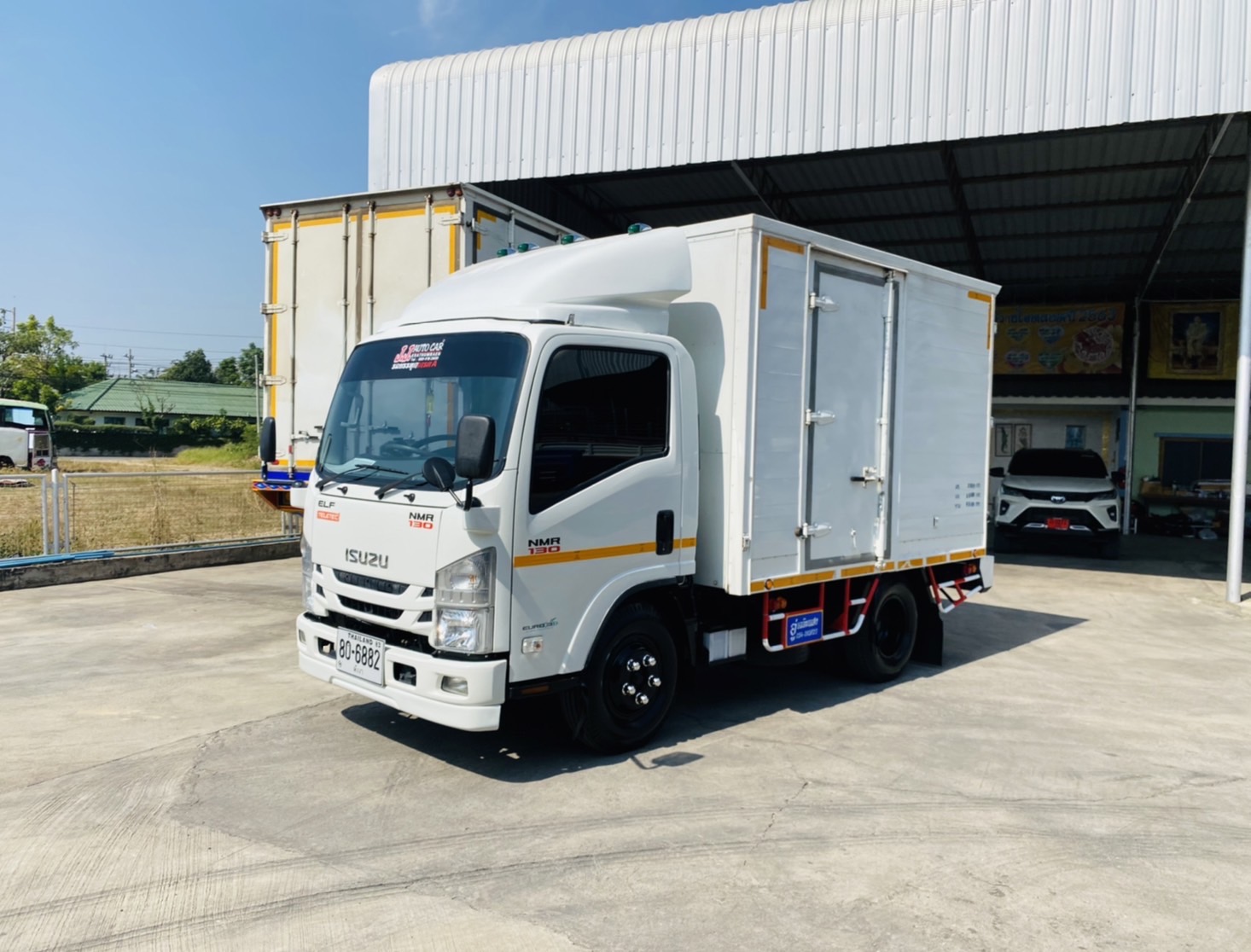 ISUZU NMR 130 EURO 3 ตู้เเห้ง 3 บาน ยาว 3.00 เมตร วิ่ง 57,537 กิโลเมตร  กระจกไฟฟ้า เซ็นทรัลล็อค พวงมาลัยมีถุงลมนิรภัย  จดทะเบียนปี 2562 ( 2019 )  ราคา 820,000 บาท  089-9192600 K ธนพล  id Line  @jj9898 ช่อง YouTube  Jjautocar 2