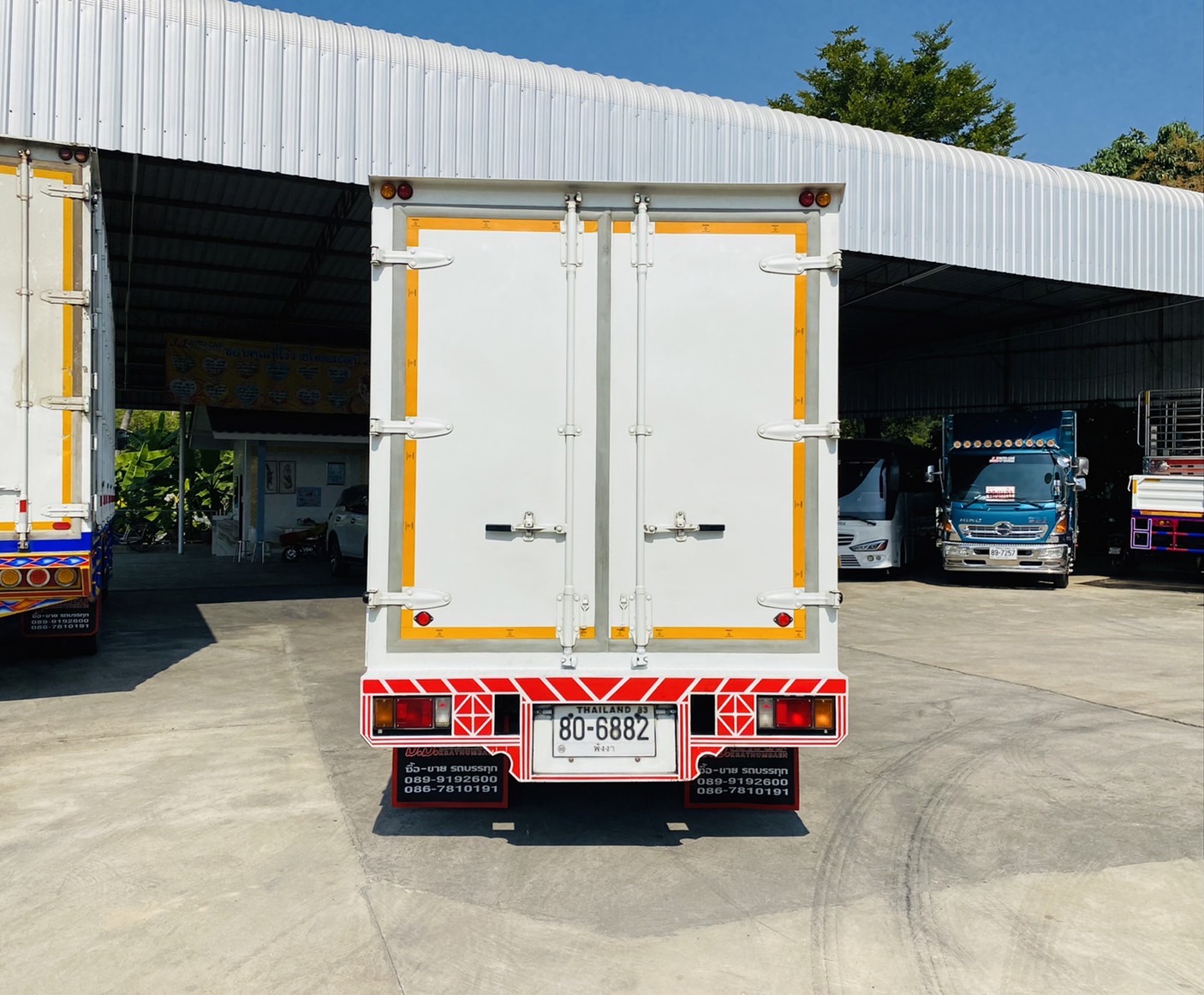ISUZU NMR 130 EURO 3 ตู้เเห้ง 3 บาน ยาว 3.00 เมตร วิ่ง 57,537 กิโลเมตร  กระจกไฟฟ้า เซ็นทรัลล็อค พวงมาลัยมีถุงลมนิรภัย  จดทะเบียนปี 2562 ( 2019 )  ราคา 820,000 บาท  089-9192600 K ธนพล  id Line  @jj9898 ช่อง YouTube  Jjautocar 2