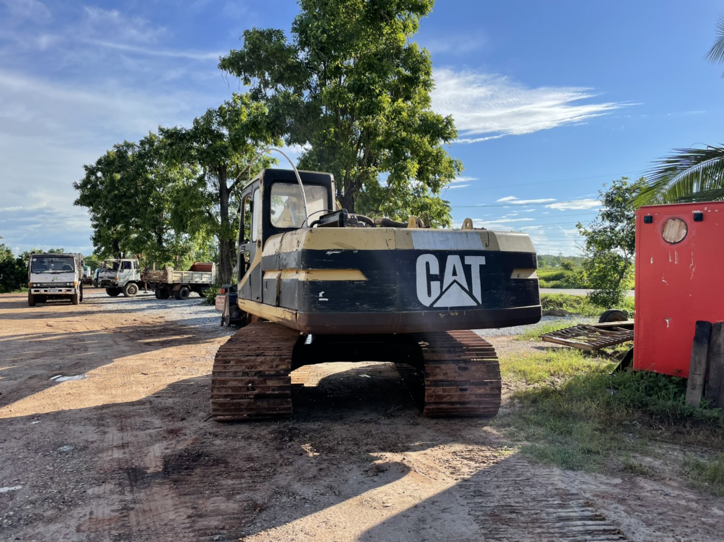 ขายแมคโคร CAT 320-A พร้อมใช้งาน สนใจโทร 086-233-7640