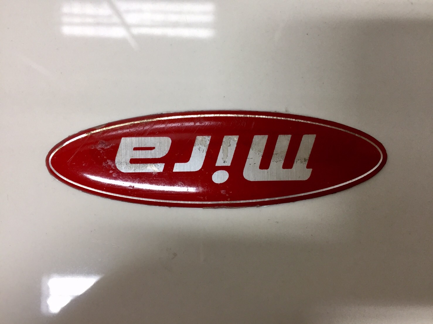 ขายโลโก้มิร่าสีแดงของรถยนต์ DAIHATSU รุ่น MIRA L80