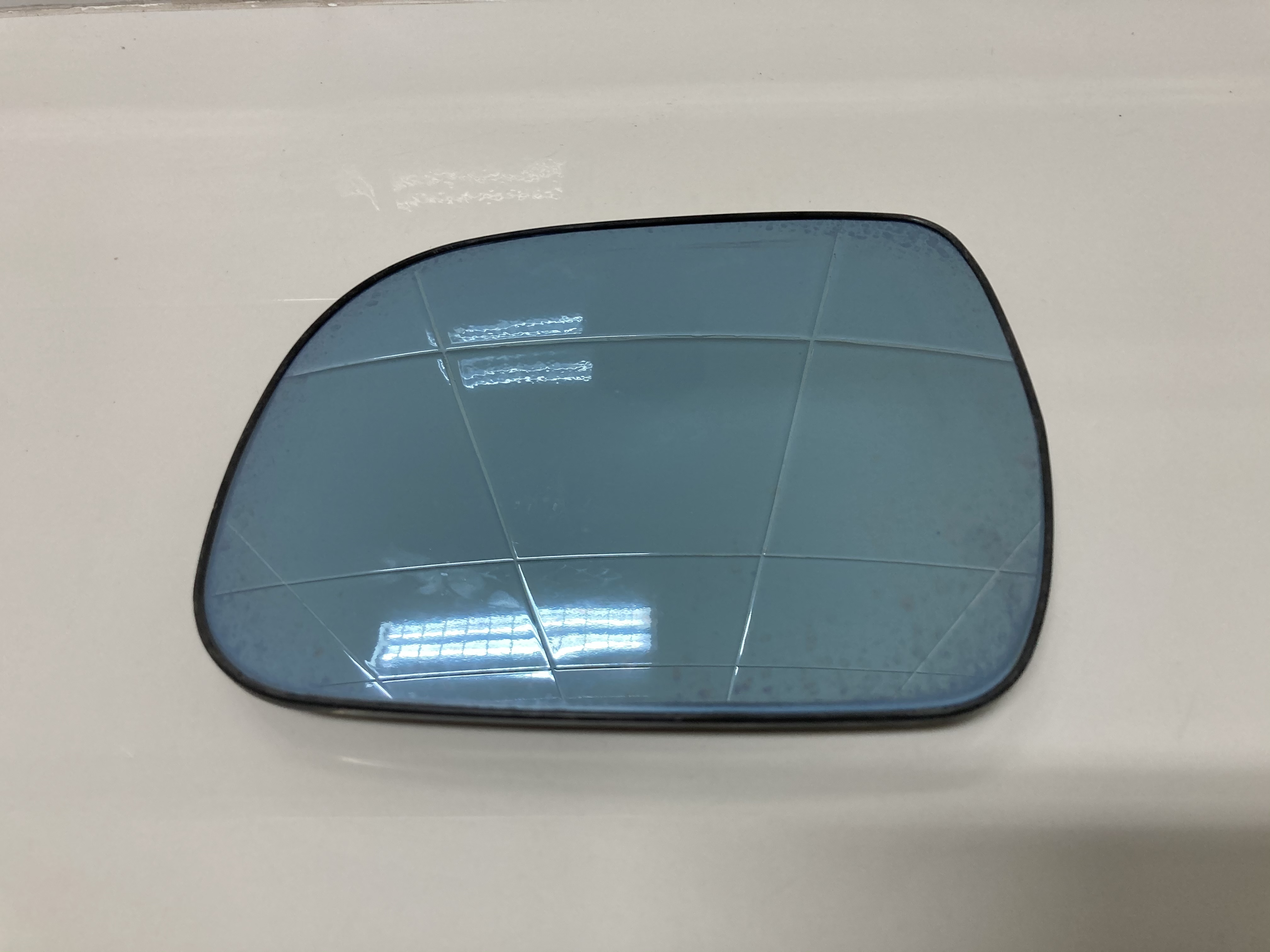 ขายเลนส์กระจกมองข้างตัดแสง TOYOTA รุ่น ALPHARD ปี08