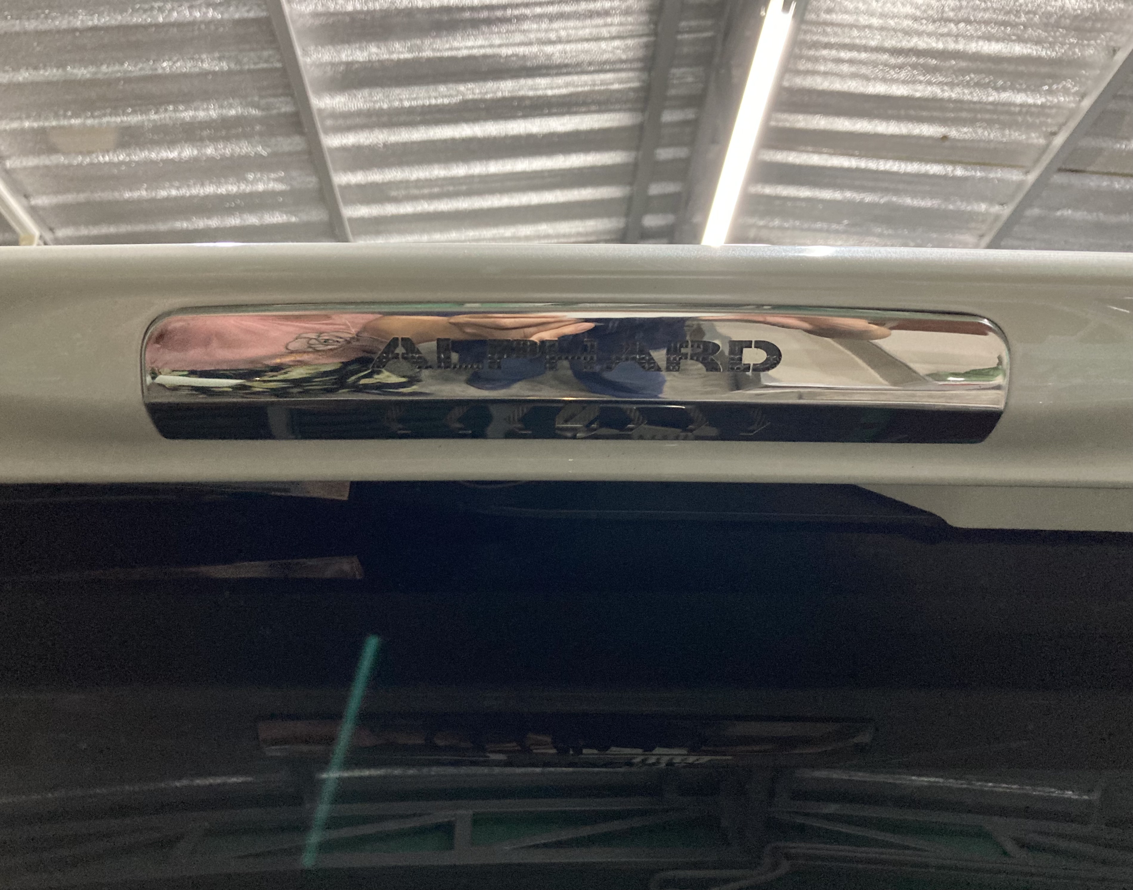 ขายโครเมี่ยมครอบไฟเบรครถยนต์ TOYOTA รุ่น ALPHARD 2.4-3.5L ปี 2008-2014 ขายโครเมี่ยมครอบไฟเบรครถยนต์ TOYOTA รุ่น ALPHARD 2.4-3.5L ปี 2008-2014