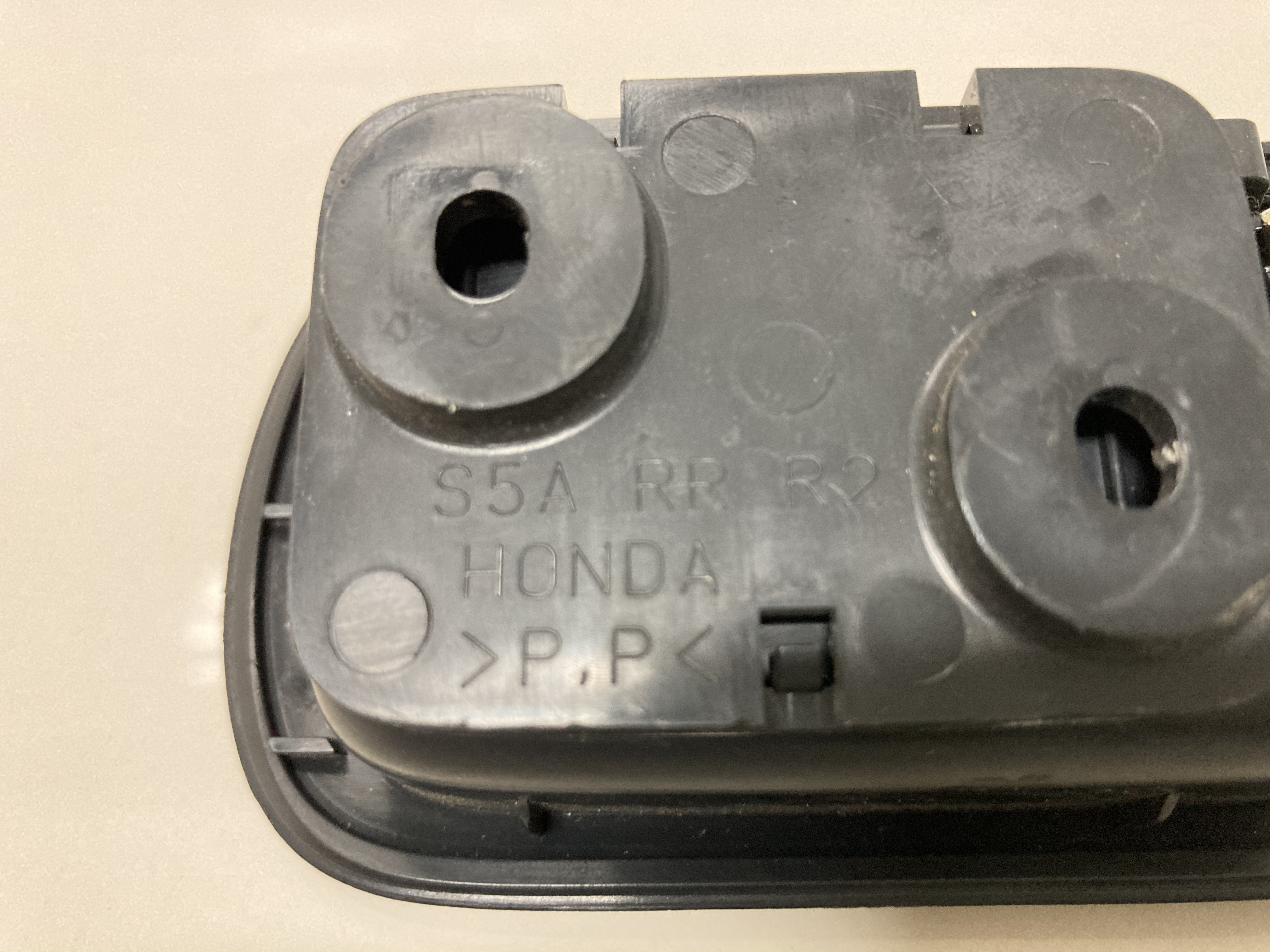 ขายมือเปิดประตูด้านในข้างขวารถยนต์ HONDA รุ่น STREAM STREAM 2.0 S i-VTEC ปี 2002-2006 ขายมือเปิดประตูด้านในข้างขวารถยนต์ HONDA รุ่น STREAM STREAM 2.0 S i-VTEC ปี 2002-2006