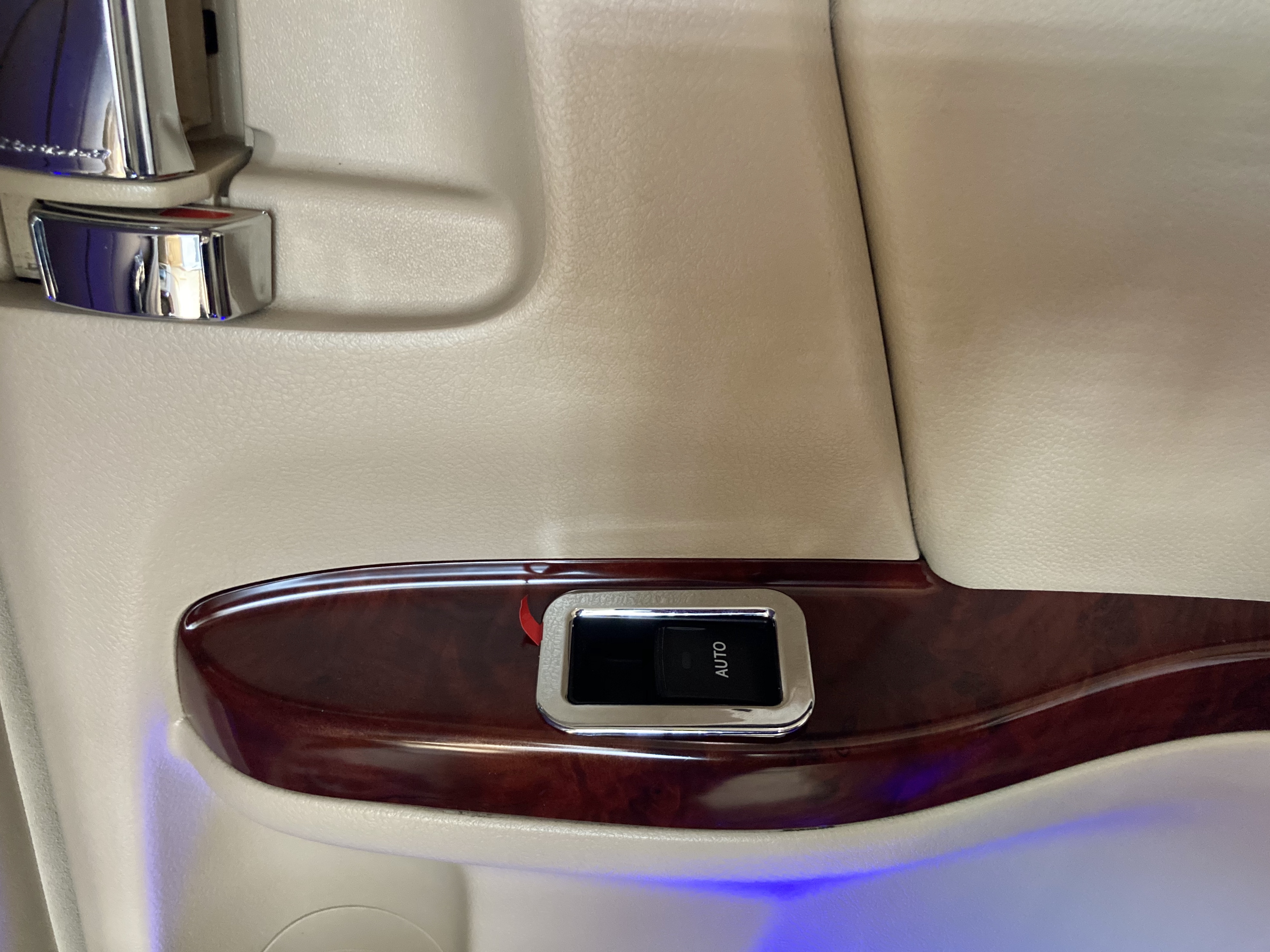 ขายฝาครอบสวิทช์กระจกข้างรถยนต์ TOYOTA รุ่น ALPHARD 2.4L ปี 2008-2014 ขายฝาครอบสวิทช์กระจกข้างรถยนต์ TOYOTA รุ่น ALPHARD 2.4L ปี 2008-2014