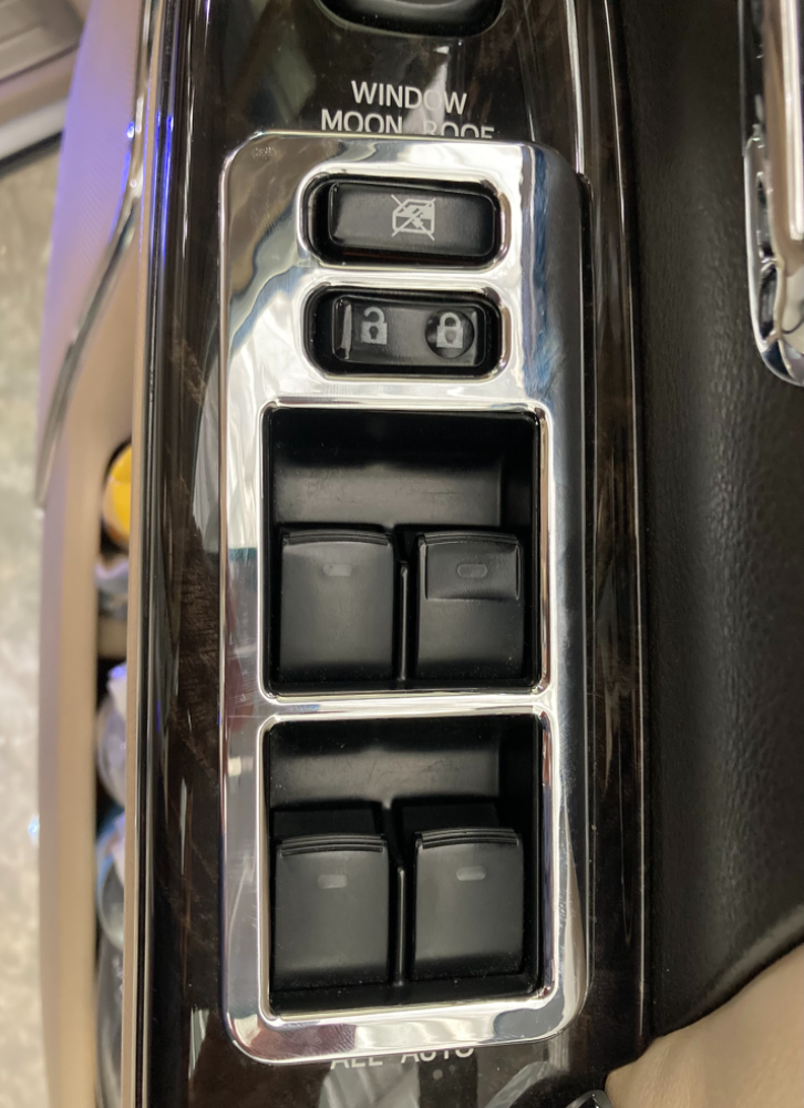 ขายเล็บมือสวิทซ์กระจกไฟฟ้ารถยนต์ TOYOTA รุ่น ALPHARD 2.4L-3.5L ปี 2008-2014 ขายเล็บมือสวิทซ์กระจกไฟฟ้ารถยนต์ TOYOTA รุ่น ALPHARD 2.4L-3.5L ปี 2008-2014