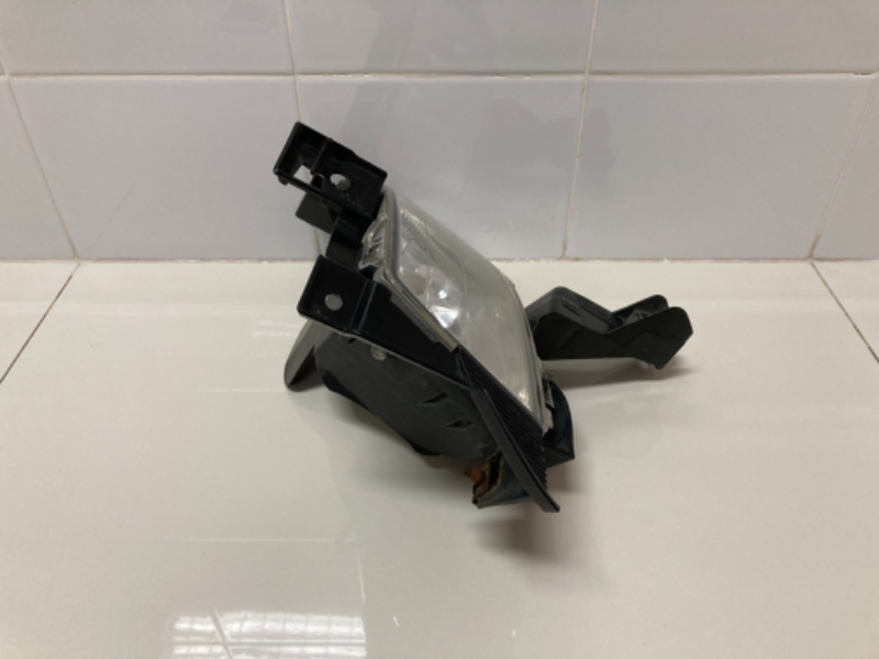 ขายไฟตัดหมอกรถยนต์ TOYOTA รุ่น ALPHARD ปี 2008