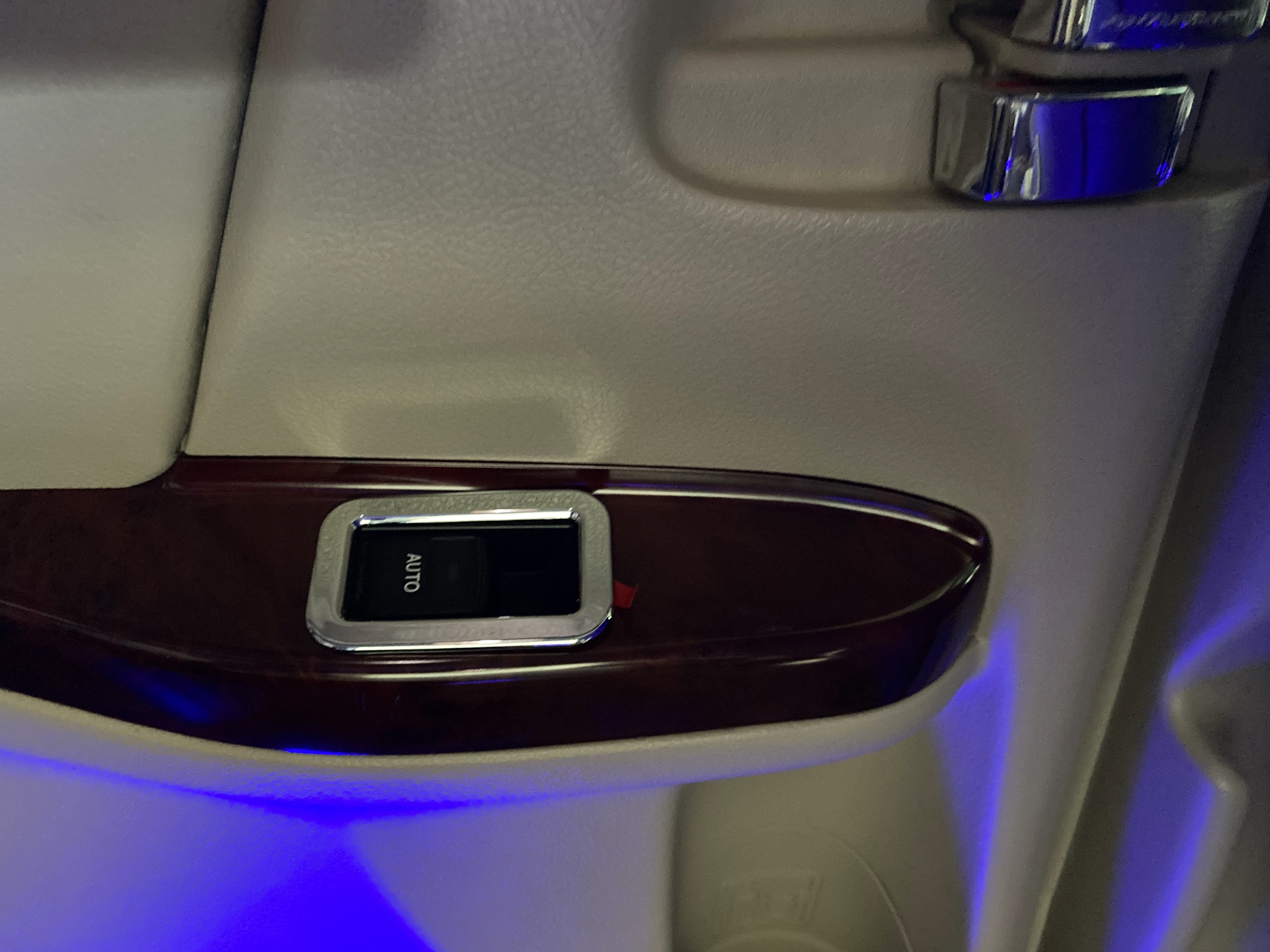 ขายฝาครอบสวิทช์กระจกข้างรถยนต์ TOYOTA รุ่น ALPHARD 2.4L ปี 2008-2014 ขายฝาครอบสวิทช์กระจกข้างรถยนต์ TOYOTA รุ่น ALPHARD 2.4L ปี 2008-2014