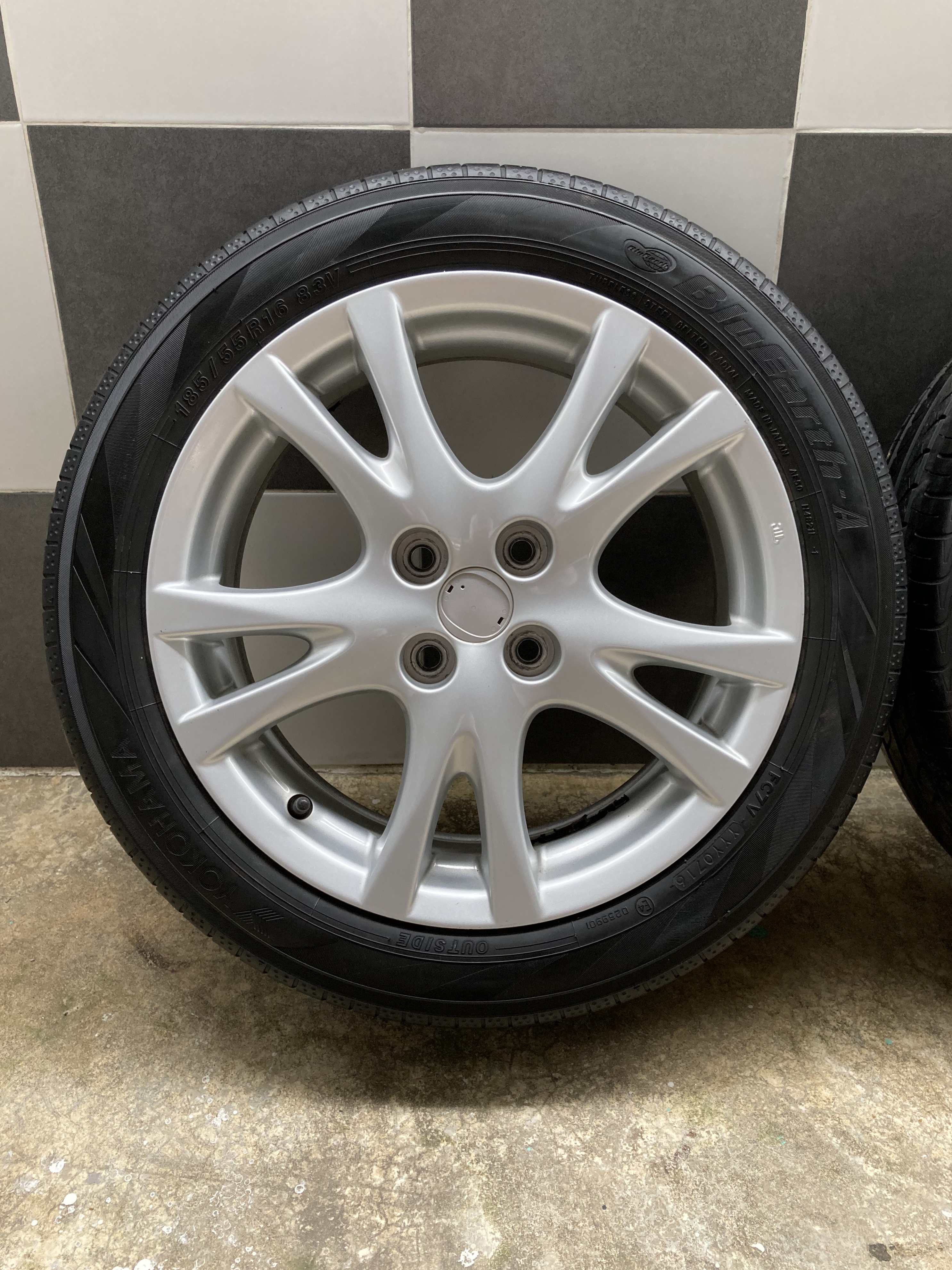 ขายล้อแม็กซ์ MAZDA2 ขอบ 16 นิ้วกว้าง 7 นิ้วขนาด 4 รู 100 ET35