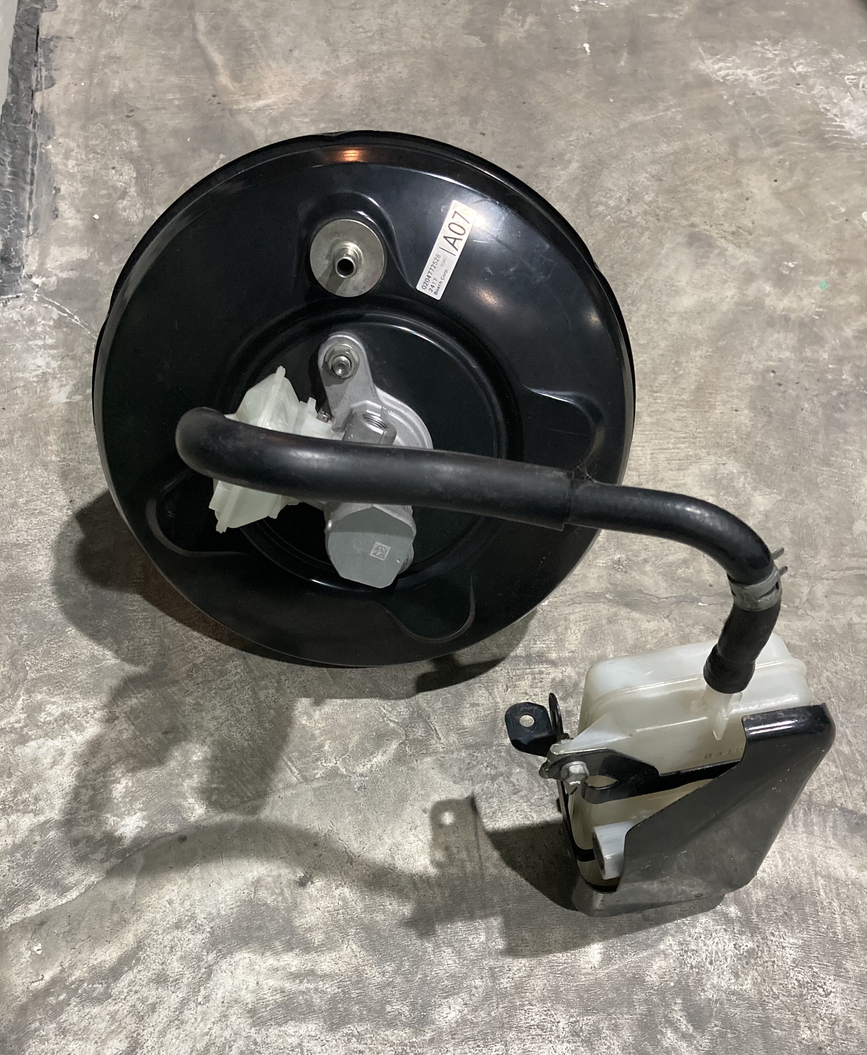 ขายหม้อลมเบรคของรถยนต์ TOYOTA รุ่น ALPHARD 2.4-3,5L ปี 2008-2014