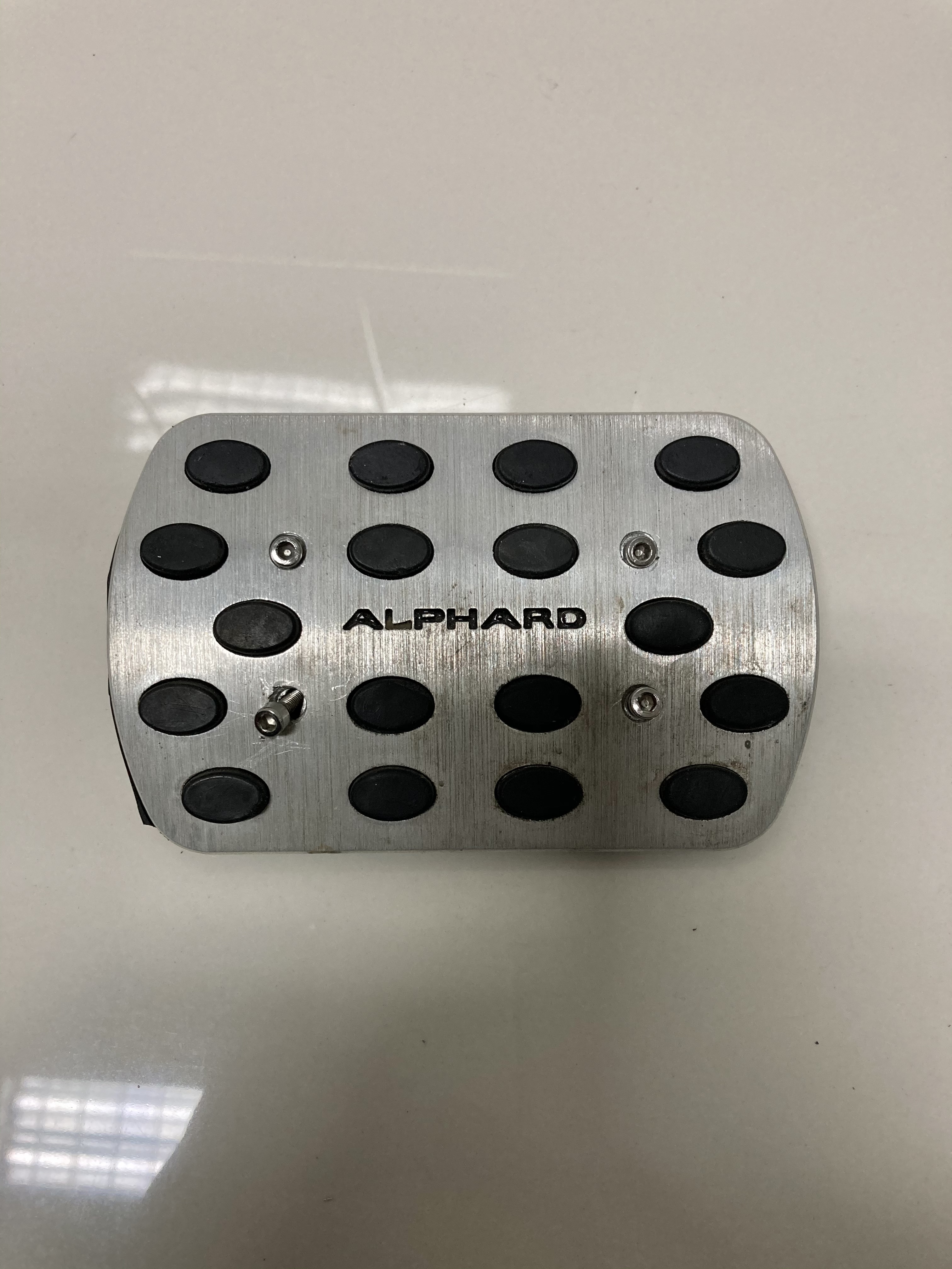 ขายแป้นเยียบเบรคของรถยนต์ TOYOTA รุ่น ALPHARD 2.4-3.5L ปี 2008-2014