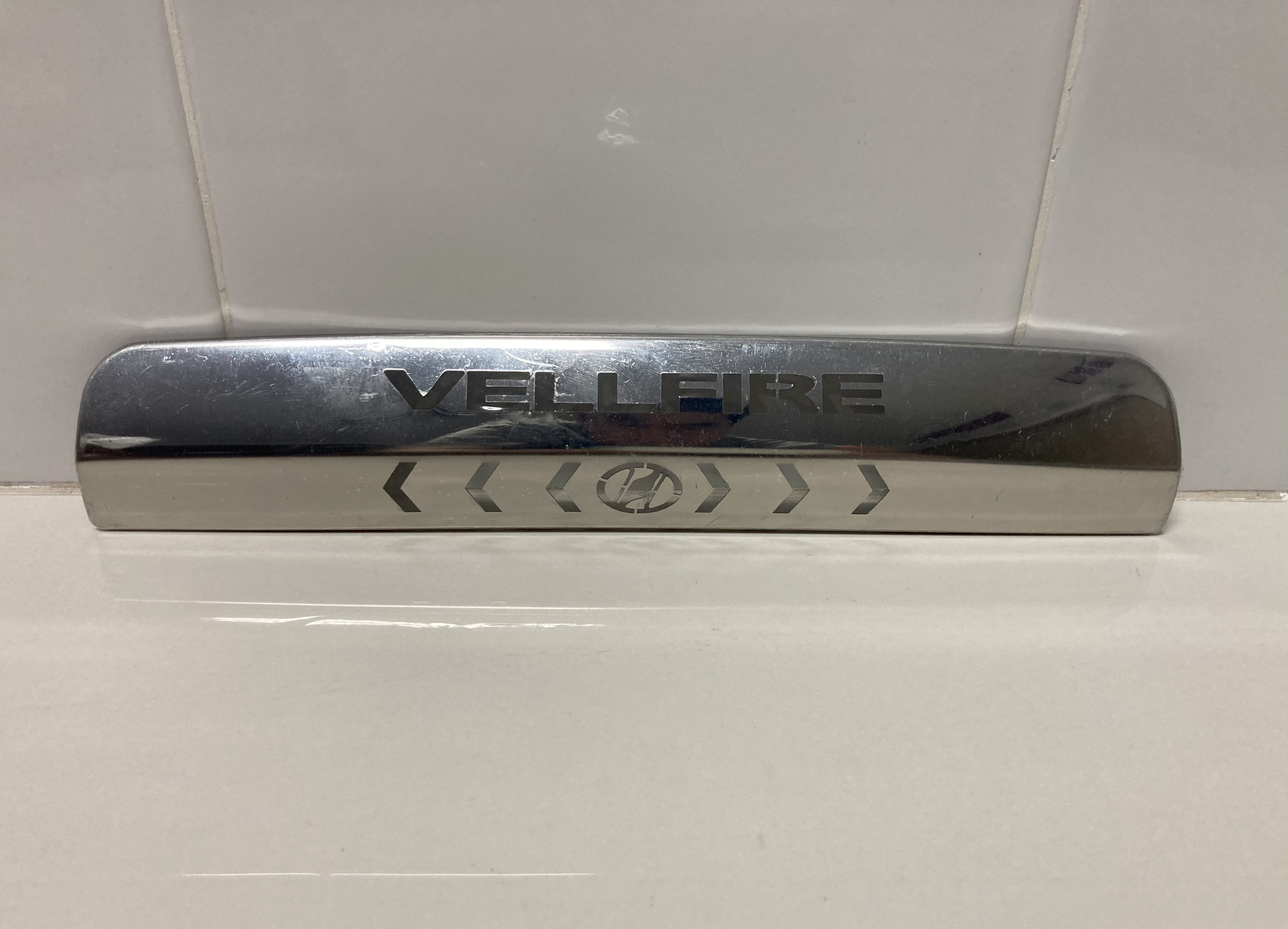 ขายโครเมี่ยมครอบไฟเบรครถยนต์ TOYOTA รุ่น VELLFIRE 2.4L-3.5L ปี 2008-2014 ขายโครเมี่ยมครอบไฟเบรครถยนต์ TOYOTA รุ่น VELLFIRE 2.4L-3.5L ปี 2008-2014