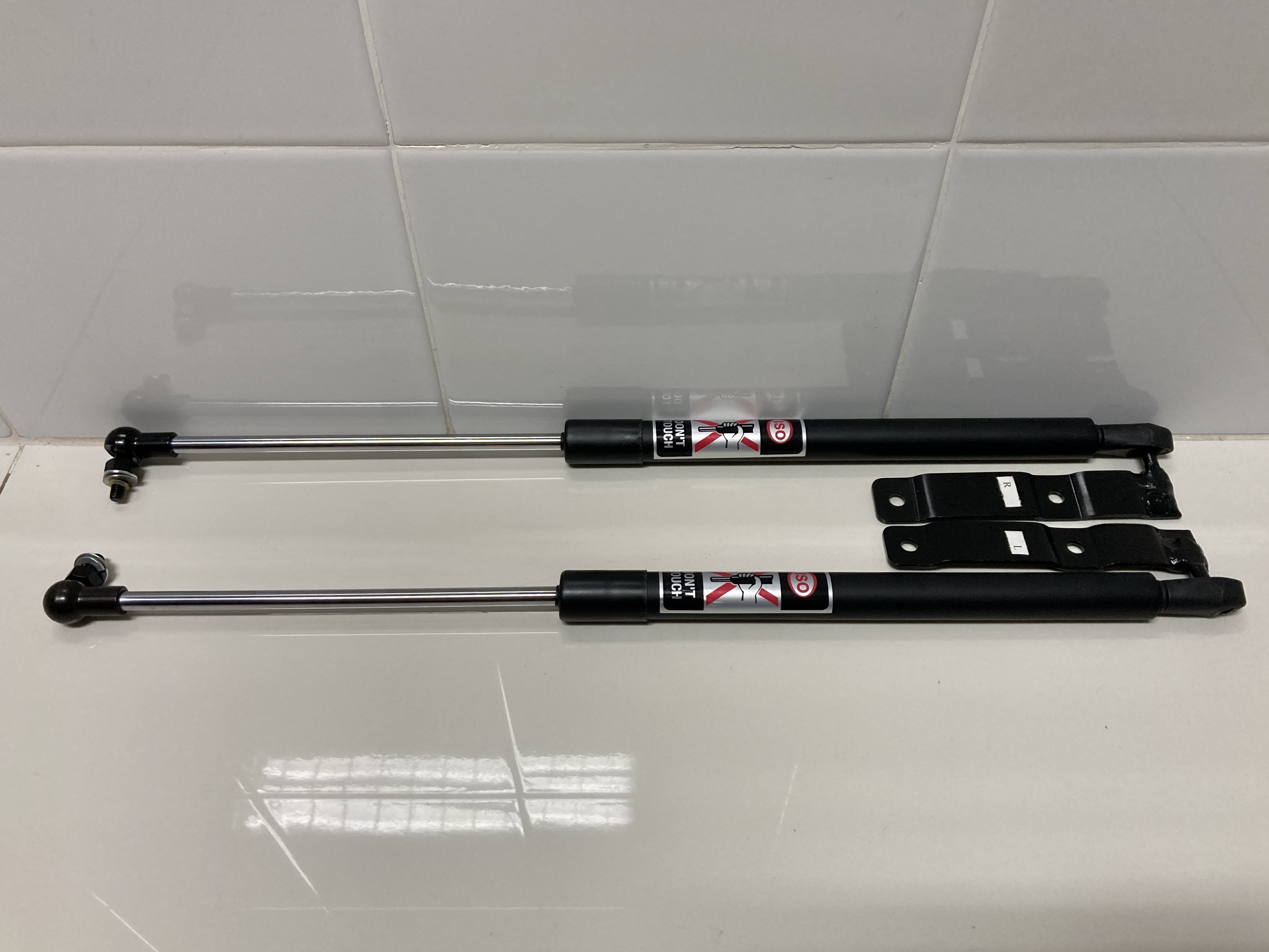 ขายโช๊คค้ำฝากระโปงหน้ารถยนต์ HONDA รุ่น ACCORD ปี 1994-1996 ขายโช๊คค้ำฝากระโปงหน้ารถยนต์ HONDA รุ่น ACCORD ปี 1994-1996