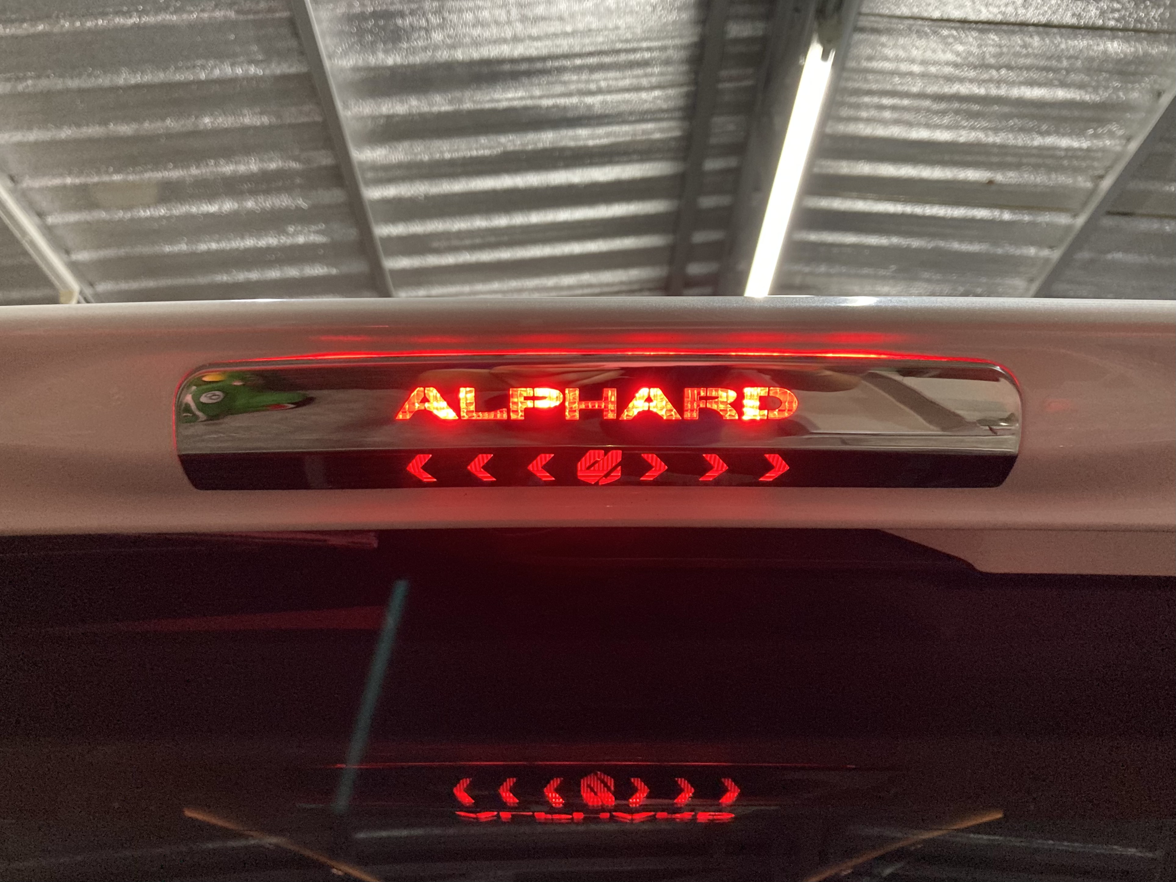 ขายโครเมี่ยมครอบไฟเบรครถยนต์ TOYOTA รุ่น ALPHARD 2.4-3.5L ปี 2008-2014 ขายโครเมี่ยมครอบไฟเบรครถยนต์ TOYOTA รุ่น ALPHARD 2.4-3.5L ปี 2008-2014