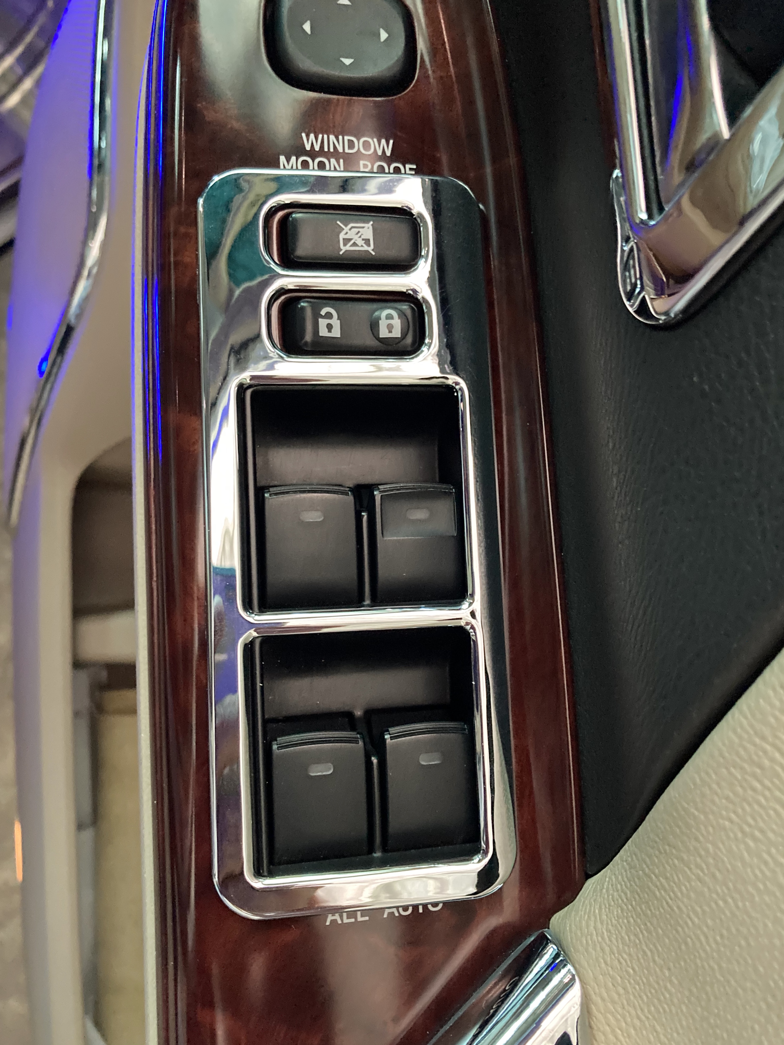 ขายฝาครอบสวิทช์กระจกข้างรถยนต์ TOYOTA รุ่น ALPHARD 2.4L ปี 2008-2014 ขายฝาครอบสวิทช์กระจกข้างรถยนต์ TOYOTA รุ่น ALPHARD 2.4L ปี 2008-2014