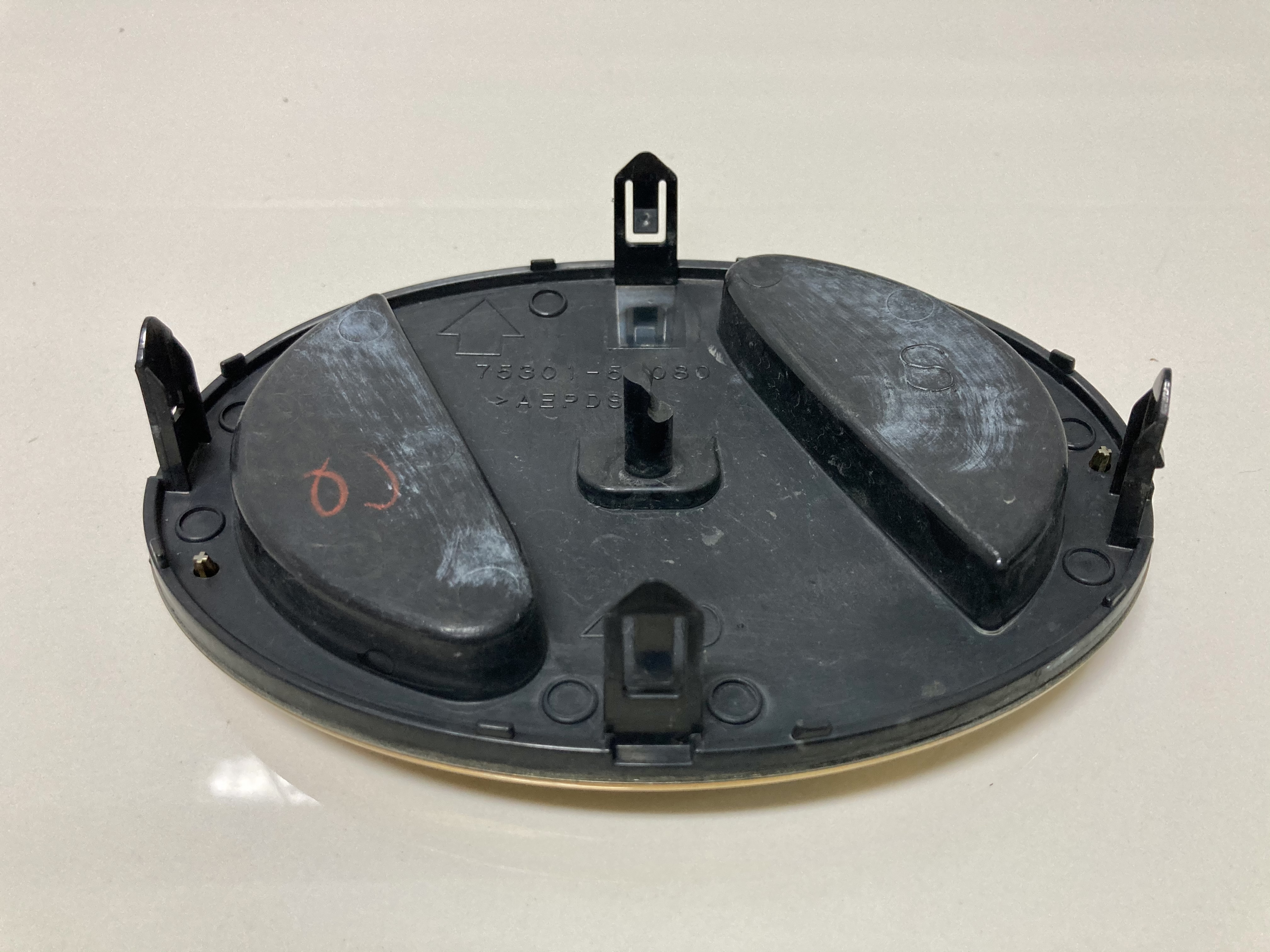 ขายโลโก้ทองกระจังหน้ารถยนต์ Toyota รุ่น VELLFIRE 2.4L-3.5L ปี 08-14 แท้ญี่ปุ่น ขายโลโก้ทองกระจังหน้ารถยนต์ Toyota รุ่น VELLFIRE 2.4L-3.5L ปี 08-14 แท้ญี่ปุ่น