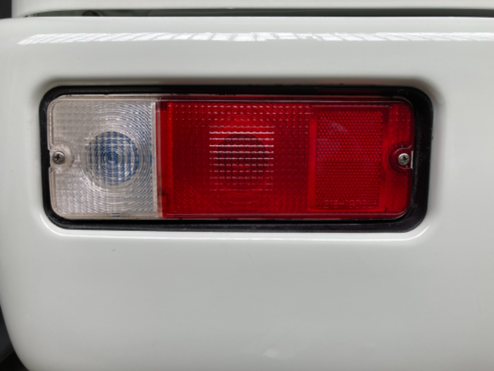 ขายไฟท้ายแต่งขาวแดงของรถยนต์ DAIHATSU รุ่น MEGET 2 ตรงรุ่นปี 2000 ขายไฟท้ายแต่งขาวแดงของรถยนต์ DAIHATSU รุ่น MEGET 2 ตรงรุ่นปี 2000