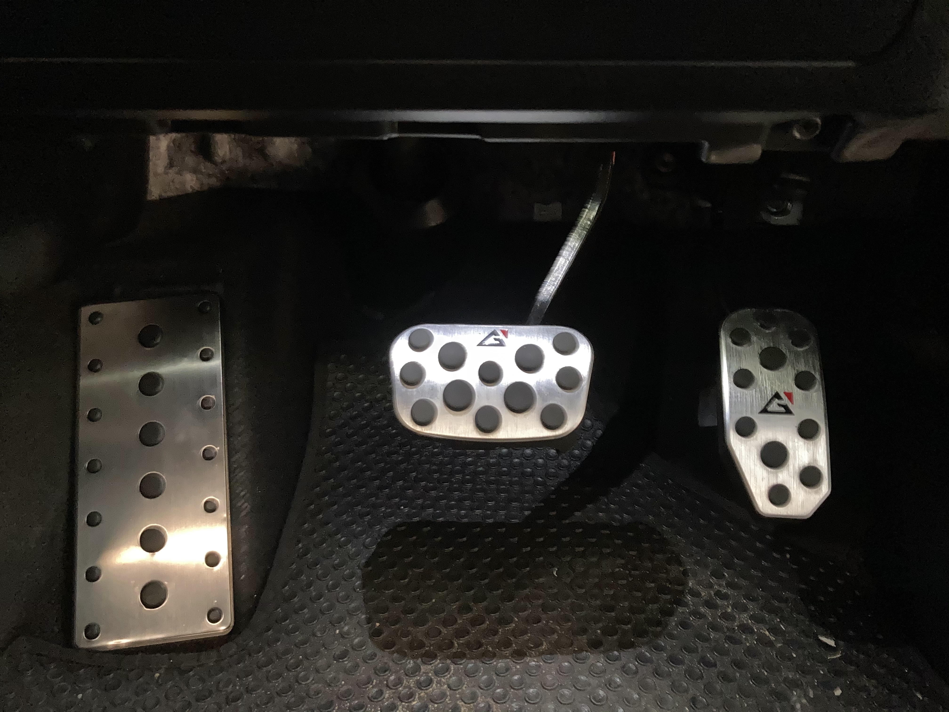 ขายแป้นเยียบเบรค G่s ไม่แท้ของรถยนต์ TOYOTA รุ่น ALPHARD 2.4-3.5L ปี 2008-2014 ขายแป้นเยียบเบรค G่s ไม่แท้ของรถยนต์ TOYOTA รุ่น ALPHARD 2.4-3.5L ปี 2008-2014