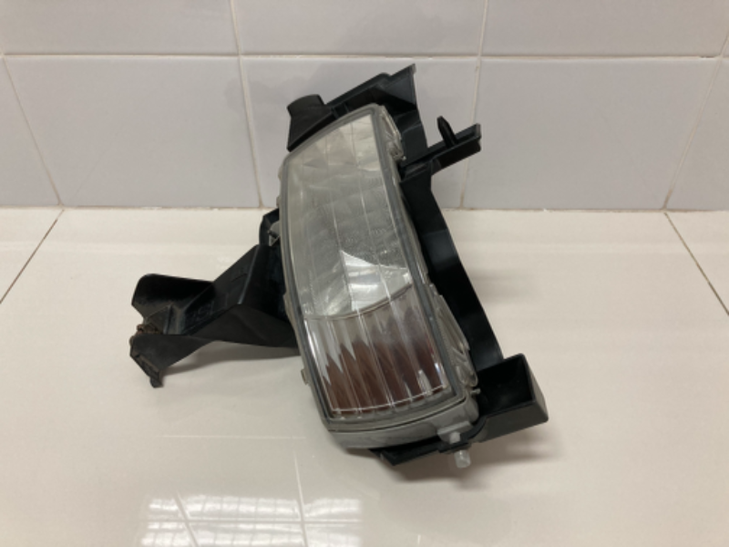 ขายไฟตัดหมอกรถยนต์ TOYOTA รุ่น ALPHARD ปี 2008