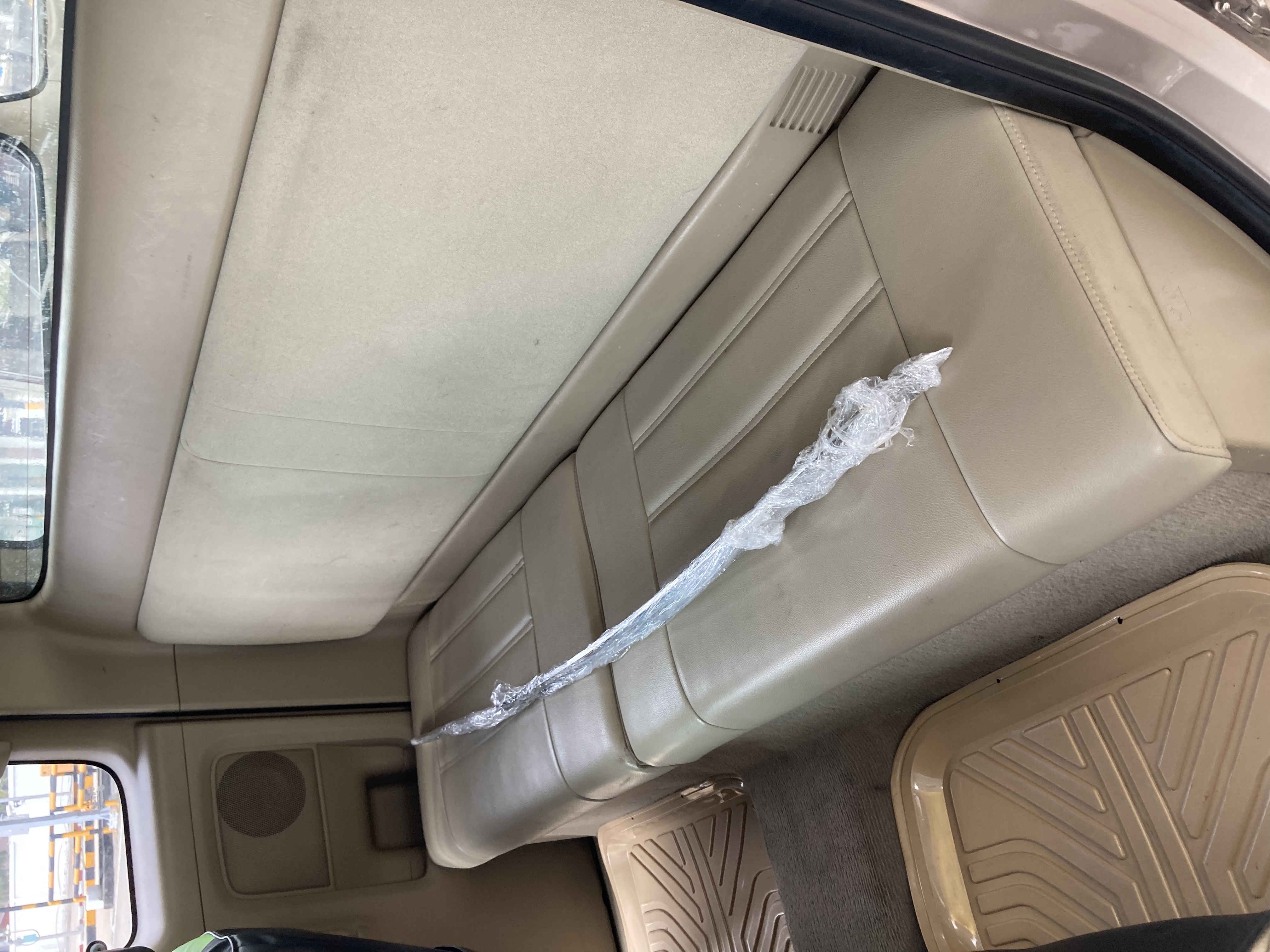 ขายคิ้วแต่งครอบโครเมี่ยมใต้ฝาท้ายของรถยนต์ TOYOTA รุ่น ALPHARD และ VELLFIRE 2.4L-3.5L ตัว SC ปี 2008-2014 ขายคิ้วแต่งครอบโครเมี่ยมใต้ฝาท้ายของรถยนต์ TOYOTA รุ่น ALPHARD และ VELLFIRE 2.4L-3.5L ตัว SC ปี 2008-2014