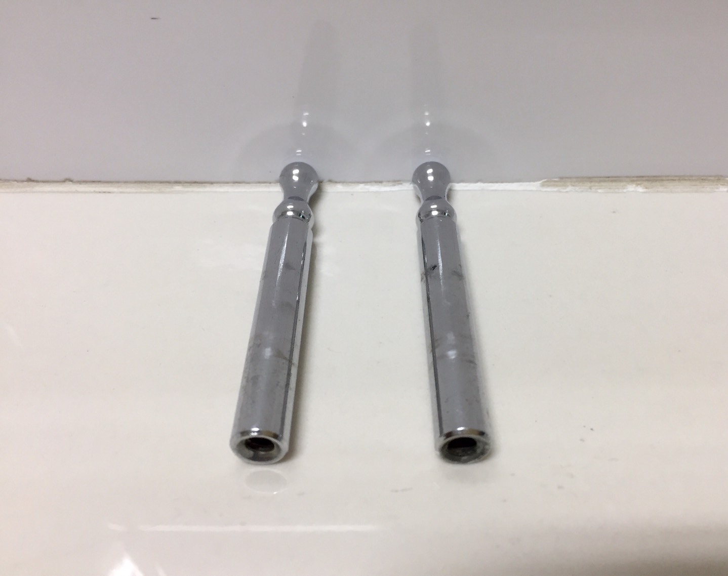 ขายปุ่มล็อคประตูโครเมี่ยมรถยนต์ Daihatsu รุ่น Mira L80 ปึ 1990 แท่งกลึงทรงกลม