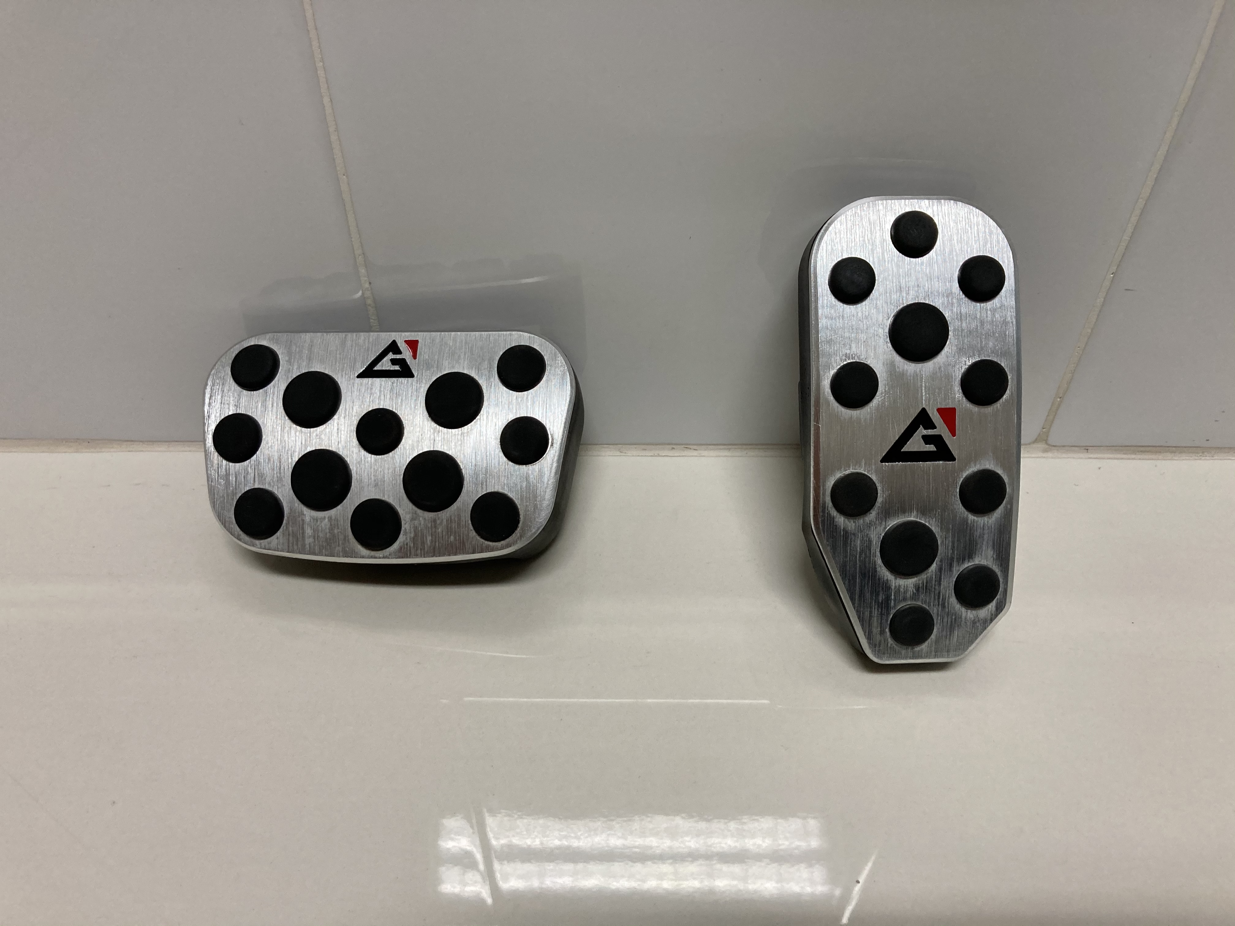 ขายแป้นเยียบเบรค G่s ไม่แท้ของรถยนต์ TOYOTA รุ่น ALPHARD 2.4-3.5L ปี 2008-2014