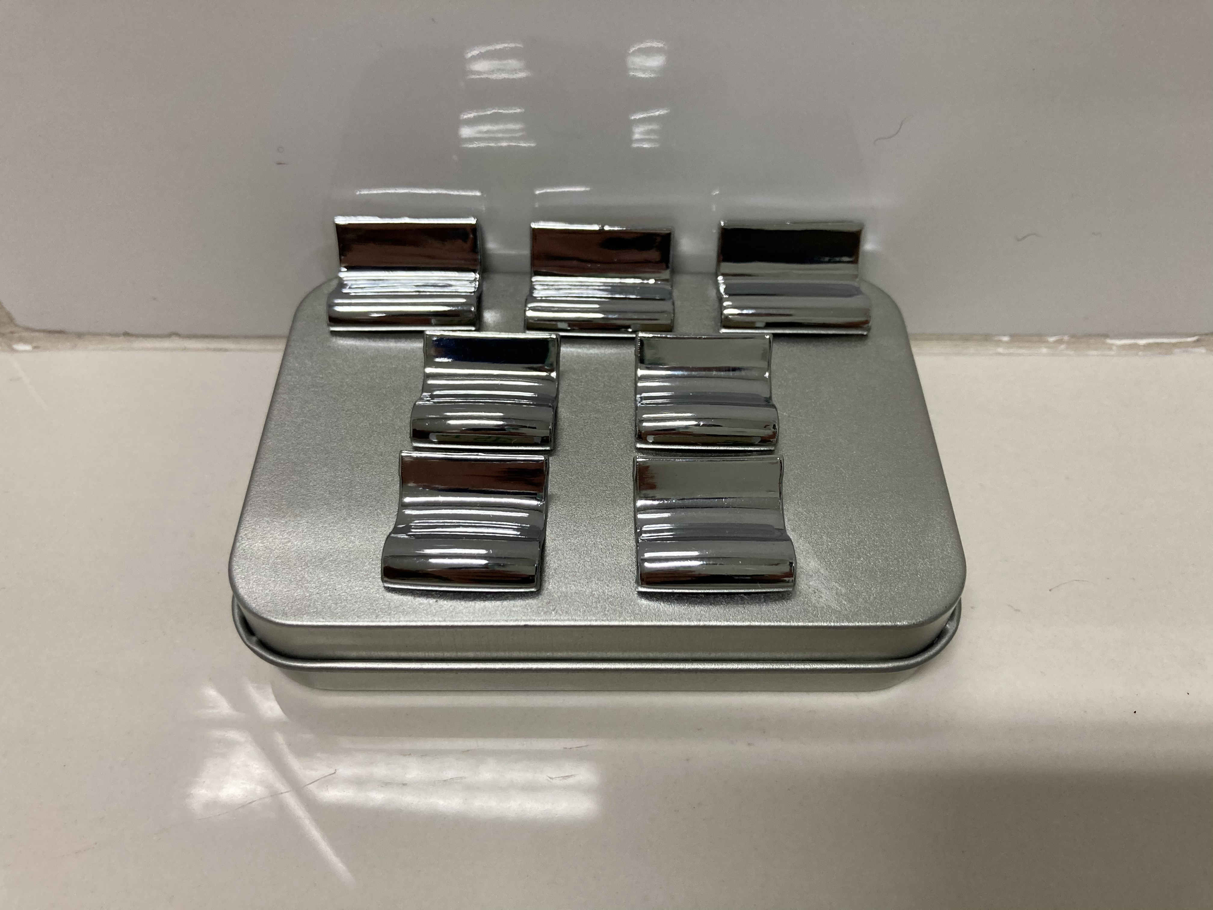 ขายเล็บมือสวิทซ์กระจกไฟฟ้ารถยนต์ TOYOTA รุ่น ALPHARD 2.4L-3.5L ปี 2008-2014 ขายเล็บมือสวิทซ์กระจกไฟฟ้ารถยนต์ TOYOTA รุ่น ALPHARD 2.4L-3.5L ปี 2008-2014