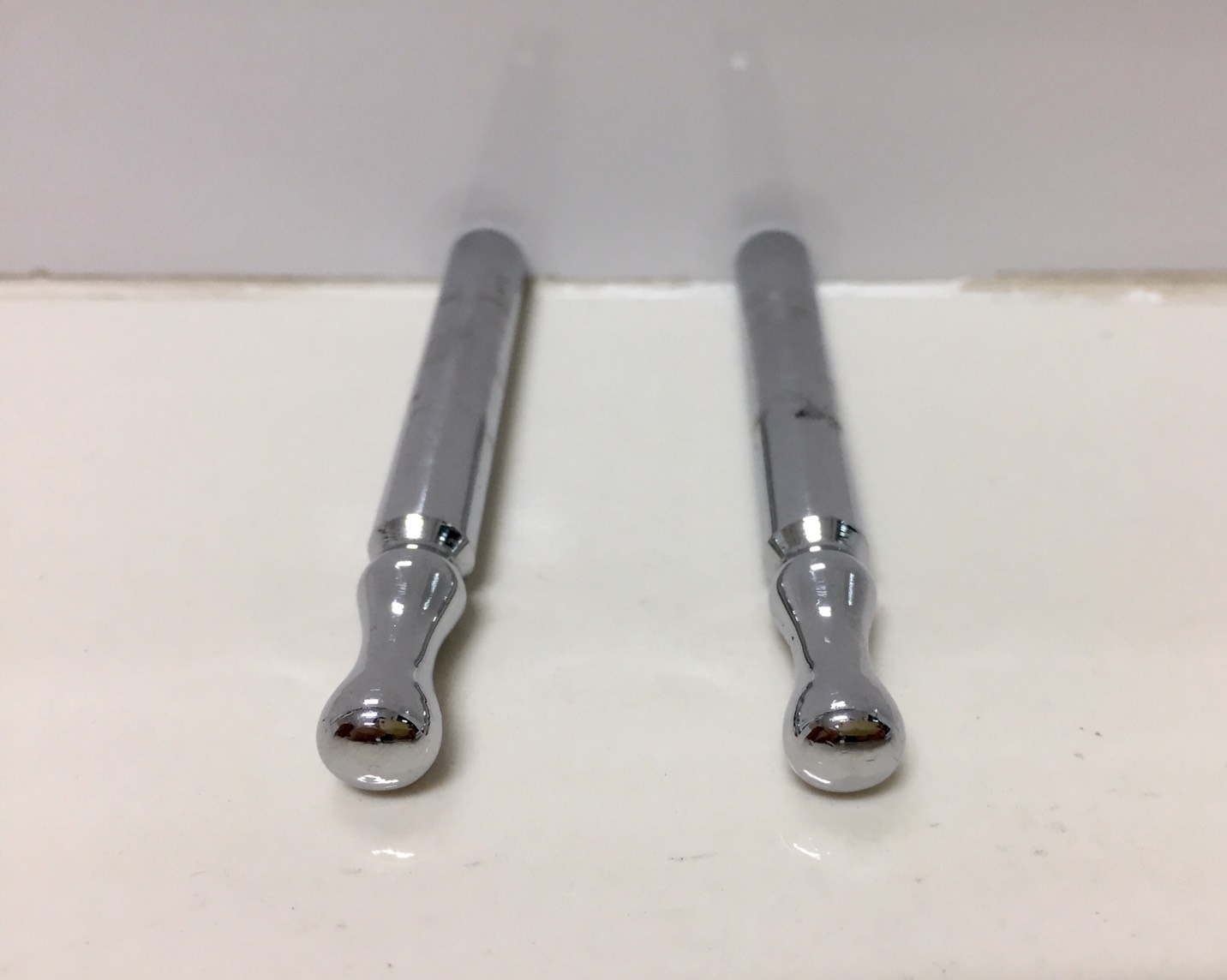 ขายปุ่มล็อคประตูโครเมี่ยมรถยนต์ Daihatsu รุ่น Mira L80 ปึ 1990 แท่งกลึงทรงกลม