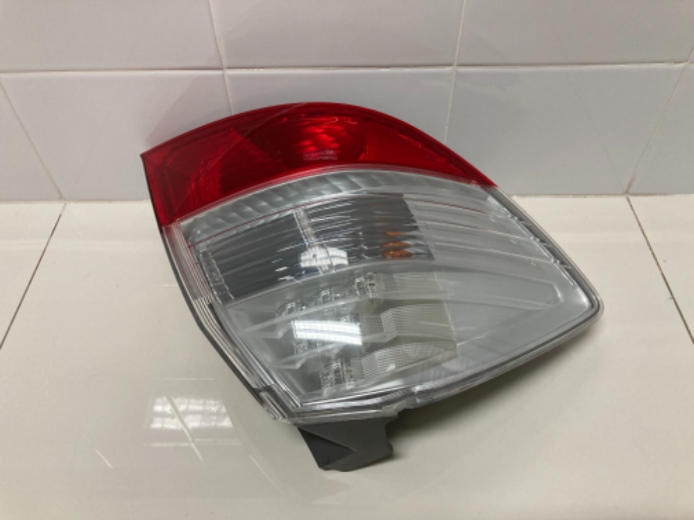 ขายไฟท้าย RS ของรถยนต์ HONDA รุ่น JAZZ 1.5L รหัส GE ปี 2008-2014