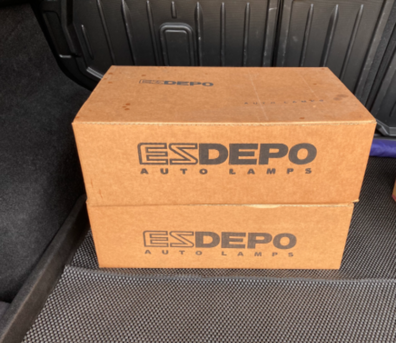 ขายไฟท้ายเดิมของรถยนต์ BMW รุ่น 325i โฉมE36 ปี 1996 ของแท้ ขายไฟท้ายเดิมของรถยนต์ BMW รุ่น 325i โฉมE36 ปี 1996 ของแท้