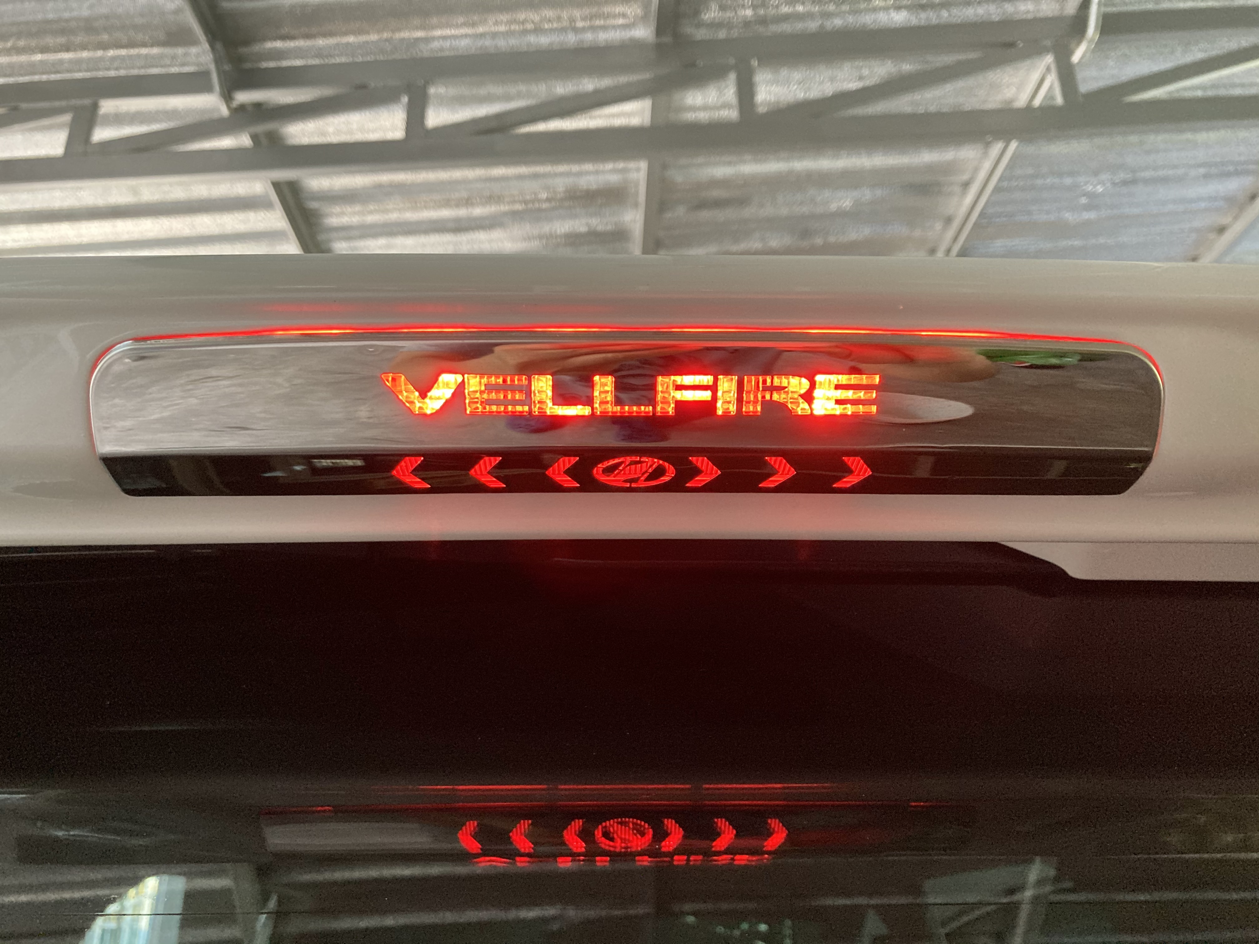 ขายโครเมี่ยมครอบไฟเบรครถยนต์ TOYOTA รุ่น VELLFIRE 2.4L-3.5L ปี 2008-2014 ขายโครเมี่ยมครอบไฟเบรครถยนต์ TOYOTA รุ่น VELLFIRE 2.4L-3.5L ปี 2008-2014