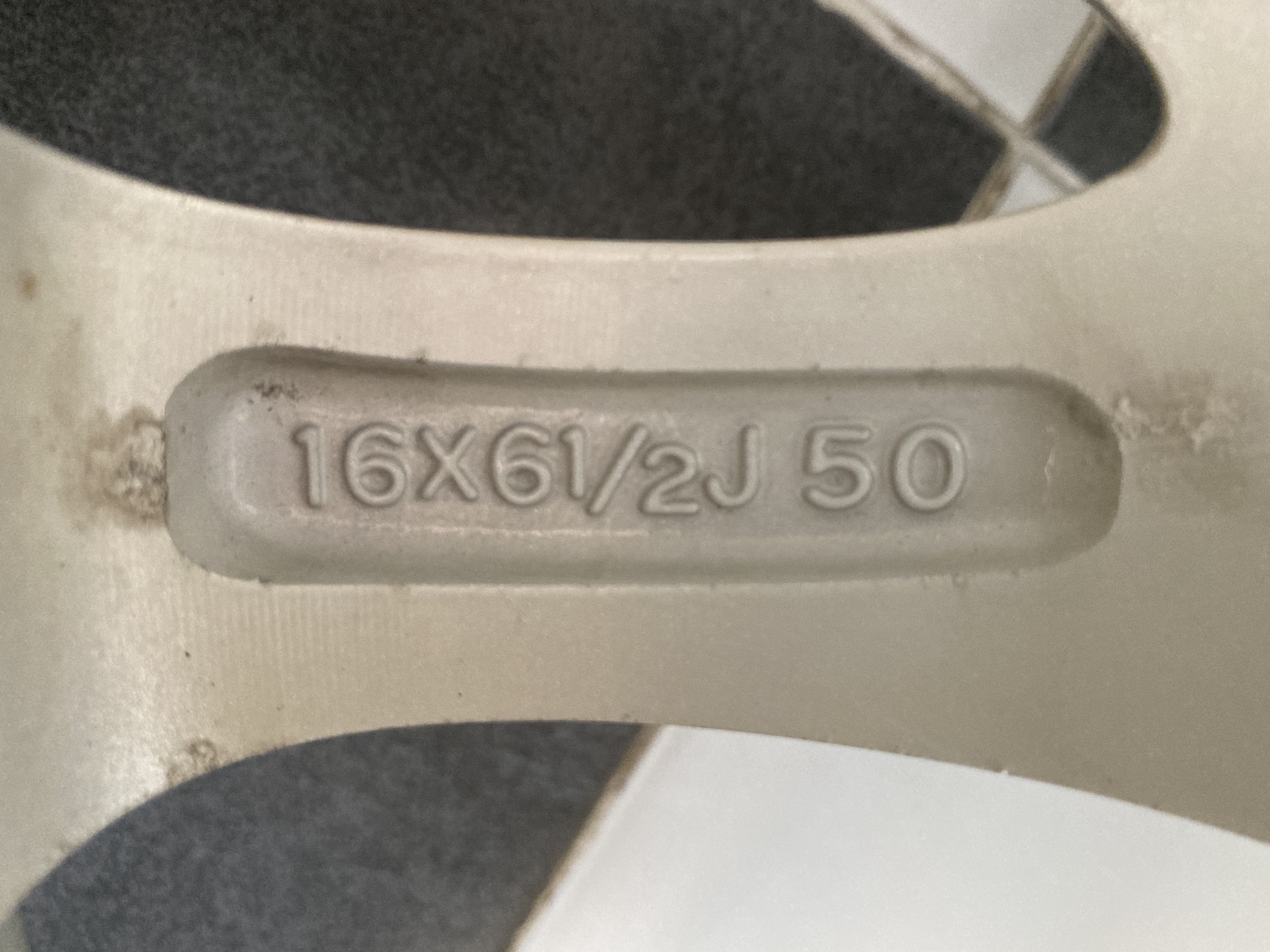 ขายล้อแม็กซ์ MAZDA2 ขอบ 16 นิ้วกว้าง 7 นิ้วขนาด 4 รู 100 ET35