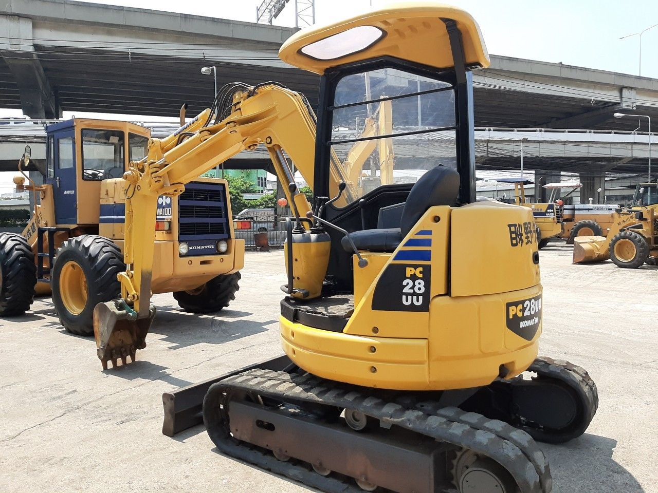 Komatsu PC28UU-2 นำเข้าจากญี่ปุ่น สภาพพร้อมใช้งาน โทร 089-0080077 089-0050007 086-0044333 065-884440 Komatsu PC28UU-2 นำเข้าจากญี่ปุ่น สภาพพร้อมใช้งาน โทร 089-0080077 089-0050007 086-0044333 065-884440