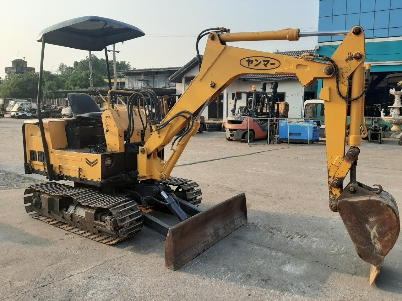 YANMAR 3 ตัน สภาพดีมาก โทร 089-0080077 089-0050007 086-0044333 065-8844400 www.sangenjp.com www.nmc9
