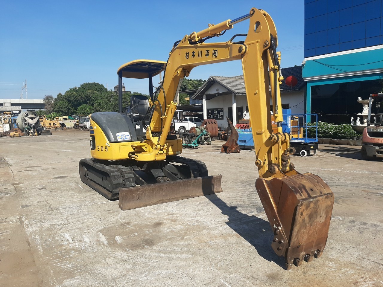 Komatsu PC40MR-2 นำเข้าจากญี่ปุ่น สภาพพร้อมใช้งาน โทร 089-0080077 089-0050007 086-0044333 065-884440