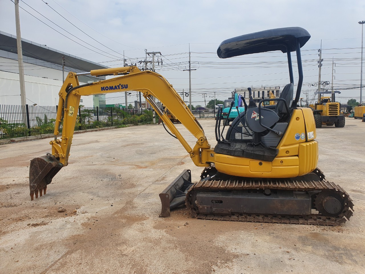 Komatsu PC30MR-1 นำเข้าจากญี่ปุ่น สภาพพร้อมใช้งาน Komatsu PC30MR-1 นำเข้าจากญี่ปุ่น สภาพพร้อมใช้งาน