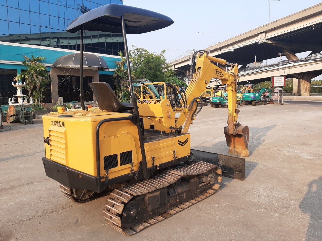 YANMAR 3 ตัน สภาพดีมาก โทร 089-0080077 089-0050007 086-0044333 065-8844400 www.sangenjp.com www.nmc9