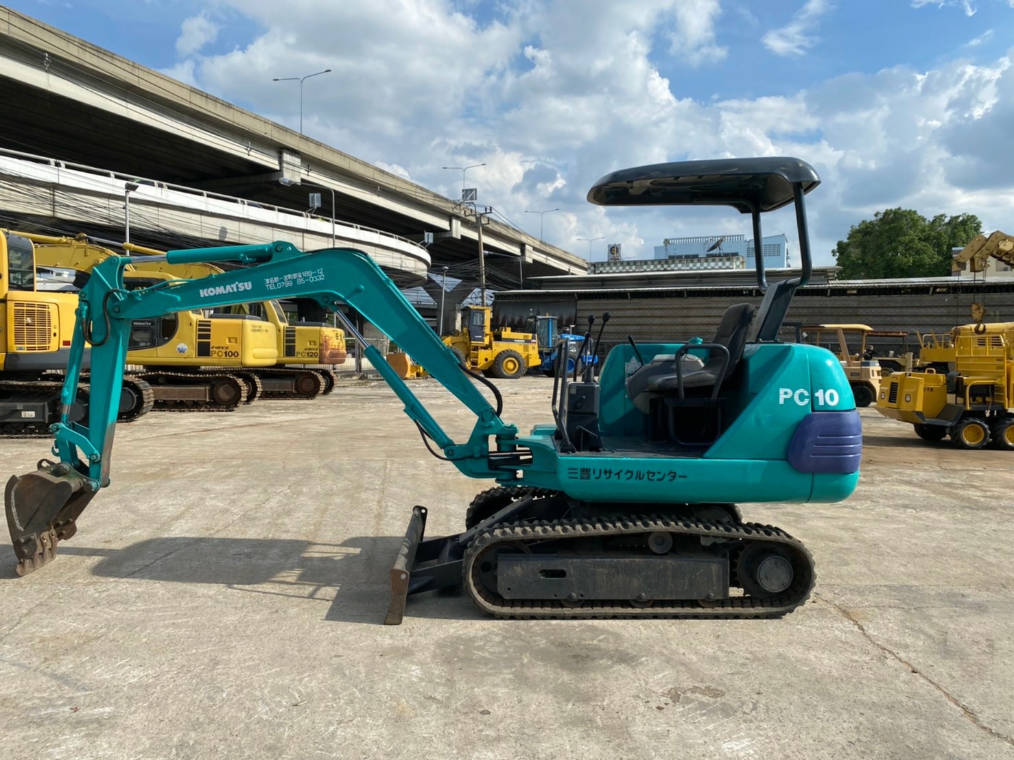 Komatsu PC10-7 นำเข้าจากญี่ปุ่น สภาพพร้อมใช้งาน โทร 089-0080077 089-0050007 086-0044333 065-8844400 Komatsu PC10-7 นำเข้าจากญี่ปุ่น สภาพพร้อมใช้งาน โทร 089-0080077 089-0050007 086-0044333 065-8844400