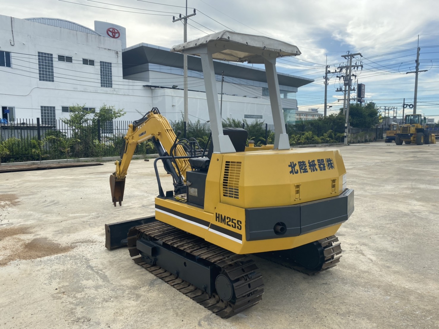 YANMAR HM25S รถแบคโฮ สภาพดีมาก โทร 089-0080077 089-0050007 086-0044333 065-8844400 www.sangenjp.com 