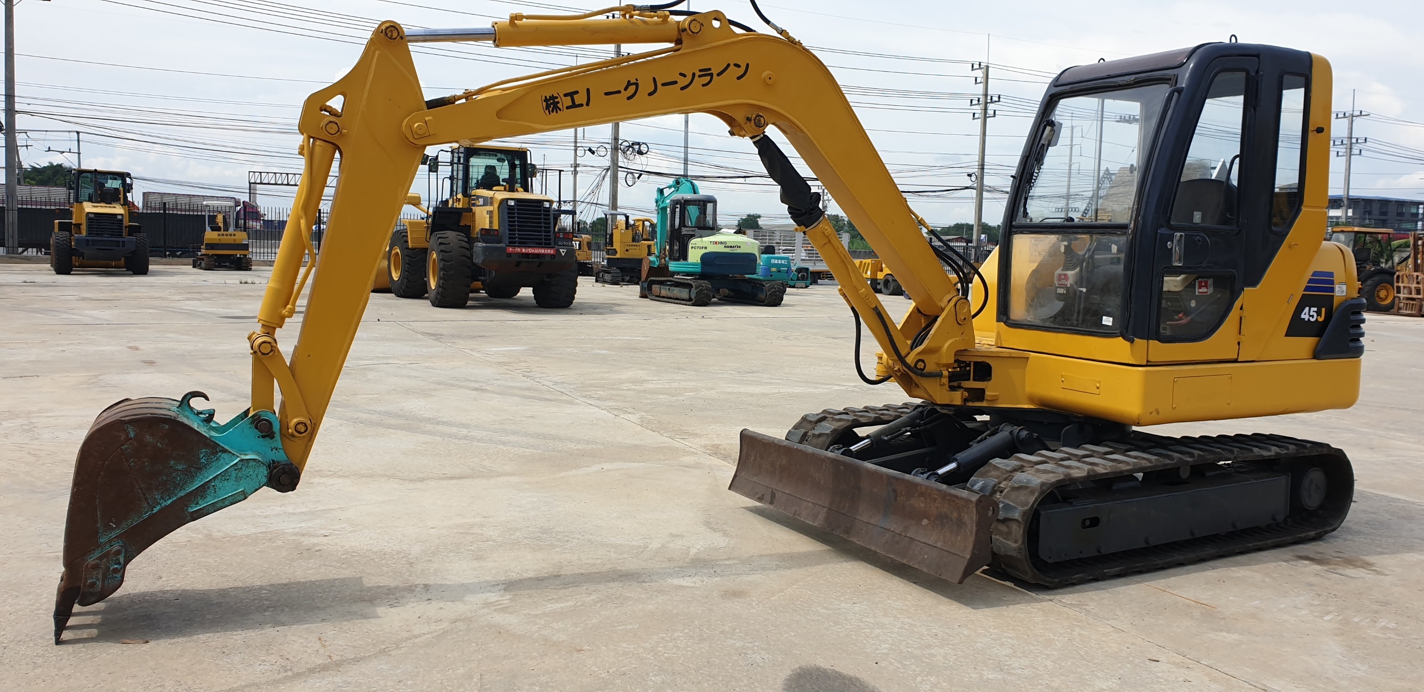 รถขุดขนาด 4 ตัน รุ่น 45J นำเข้าจากญี่ปุ่น สภาพพร้อมใช้งาน โทร  089-0080077 089-0050007 086-0044333 065-8844400 www.sangenjp.com www.nmc99.com