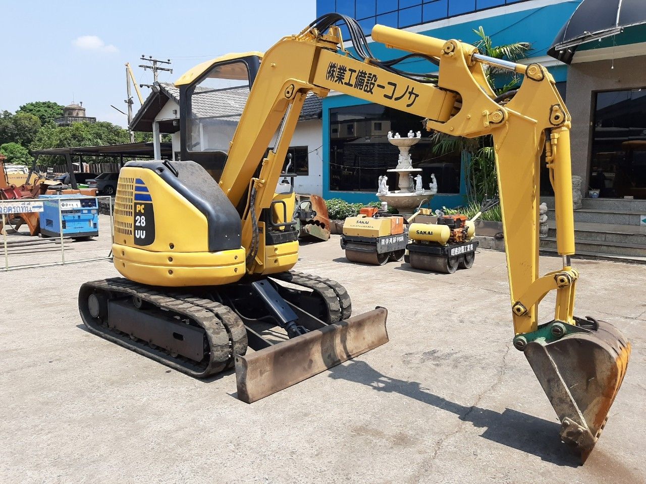 Komatsu PC28UU-2 นำเข้าจากญี่ปุ่น สภาพพร้อมใช้งาน โทร 089-0080077 089-0050007 086-0044333 065-884440 Komatsu PC28UU-2 นำเข้าจากญี่ปุ่น สภาพพร้อมใช้งาน โทร 089-0080077 089-0050007 086-0044333 065-884440
