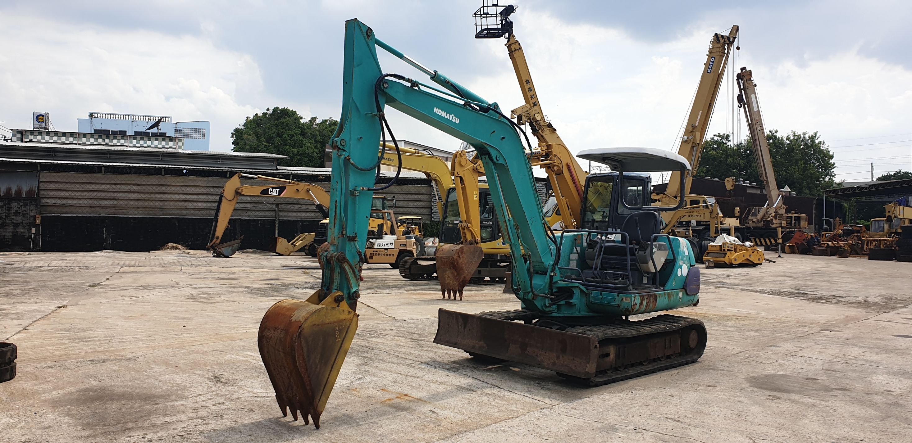 Komatsu PC40T-7 นำเข้าจากญี่ปุ่น สภาพพร้อมใช้งาน โทร 089-0080077 089-0050007 086-0044333 065-8844400