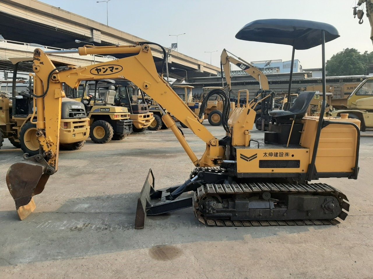 YANMAR 3 ตัน สภาพดีมาก www.sangenjp.com www.nmc99.com YANMAR 3 ตัน สภาพดีมาก www.sangenjp.com www.nmc99.com