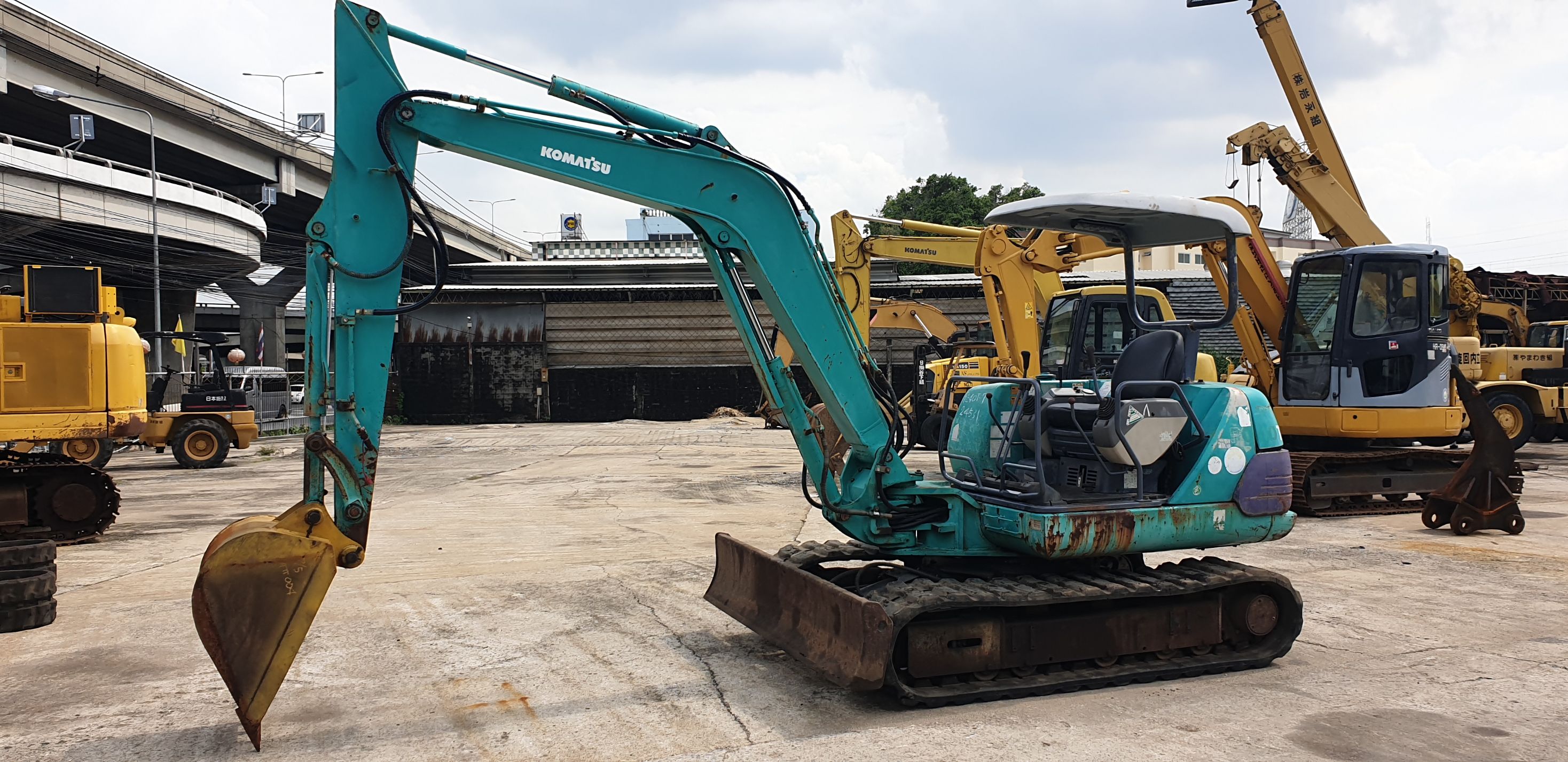 Komatsu PC40T-7 นำเข้าจากญี่ปุ่น สภาพพร้อมใช้งาน โทร 089-0080077 089-0050007 086-0044333 065-8844400 Komatsu PC40T-7 นำเข้าจากญี่ปุ่น สภาพพร้อมใช้งาน โทร 089-0080077 089-0050007 086-0044333 065-8844400