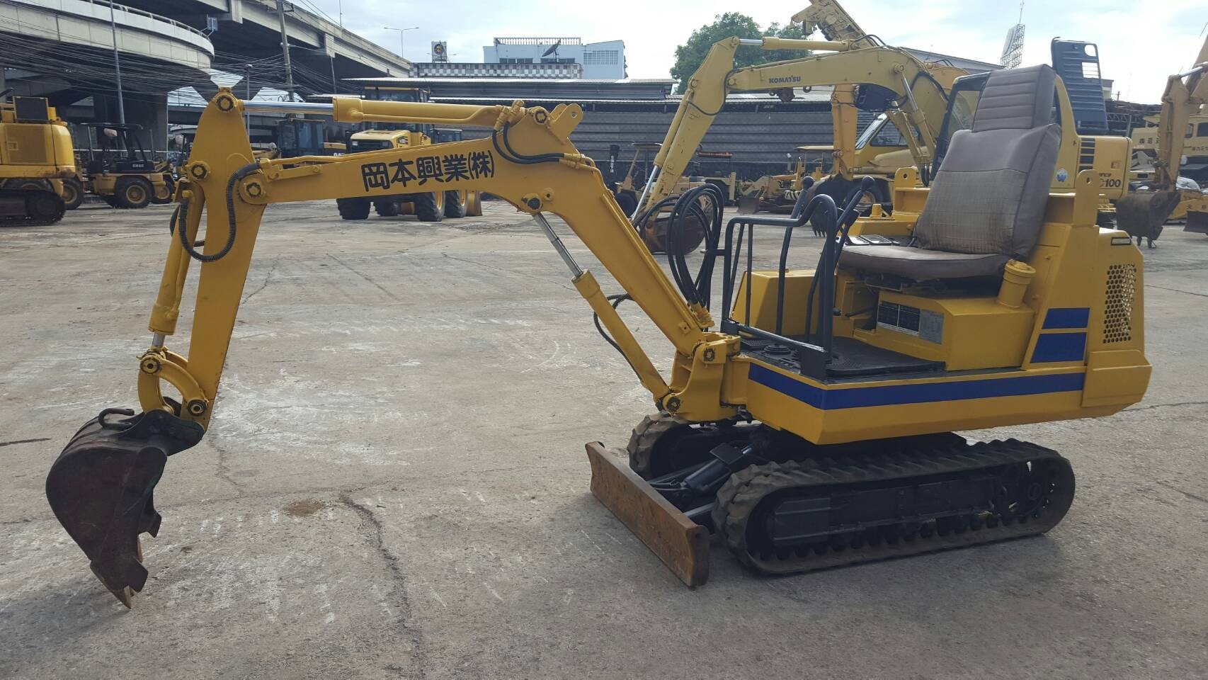 KUBOTA KH012 นำเข้าจากญี่ปุ่น สภาพพร้อมใช้งาน โทร  089-0080077 089-0050007 086-0044333 065-8844400 www.sangenjp.com www.nmc99.com