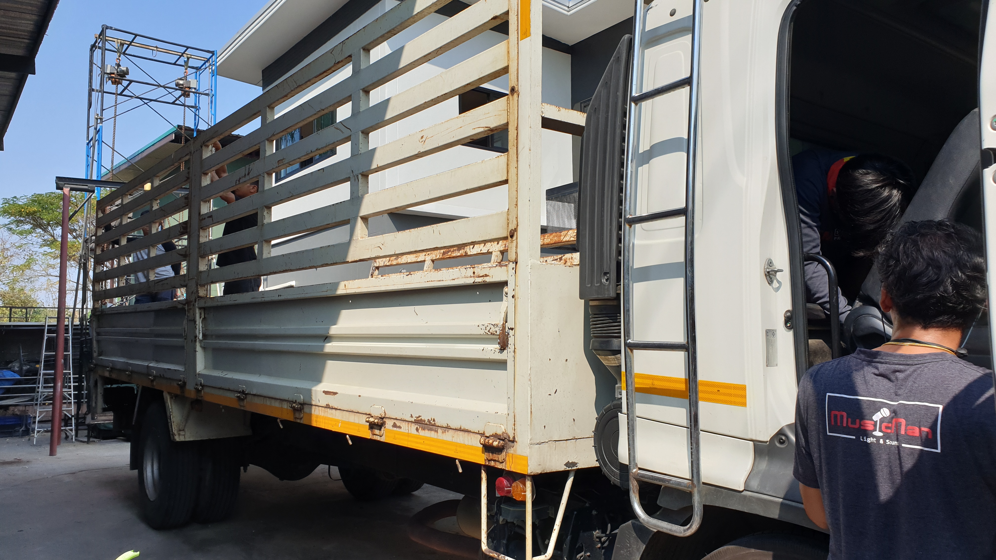 ขายกระบะคอกเหล็กยาว 7.6 ขายกระบะคอกเหล็กยาว 7.6