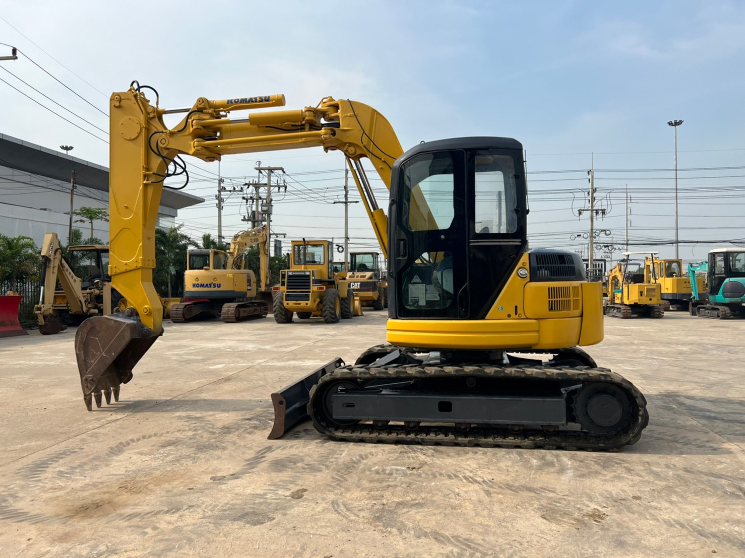 Komatsu PC75UU-2 แขนยืดได้ นำเข้าจากญี่ปุ่น สภาพพร้อมใช้งาน