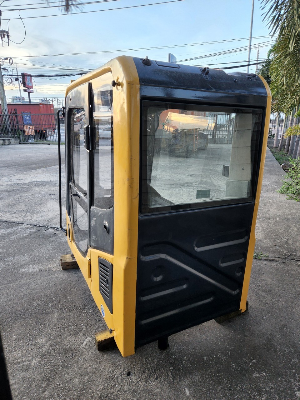 หัวเก๋ง PC200 นำเข้าจากญี่ปุ่น สภาพพร้อมใช้งาน หัวเก๋ง PC200 นำเข้าจากญี่ปุ่น สภาพพร้อมใช้งาน