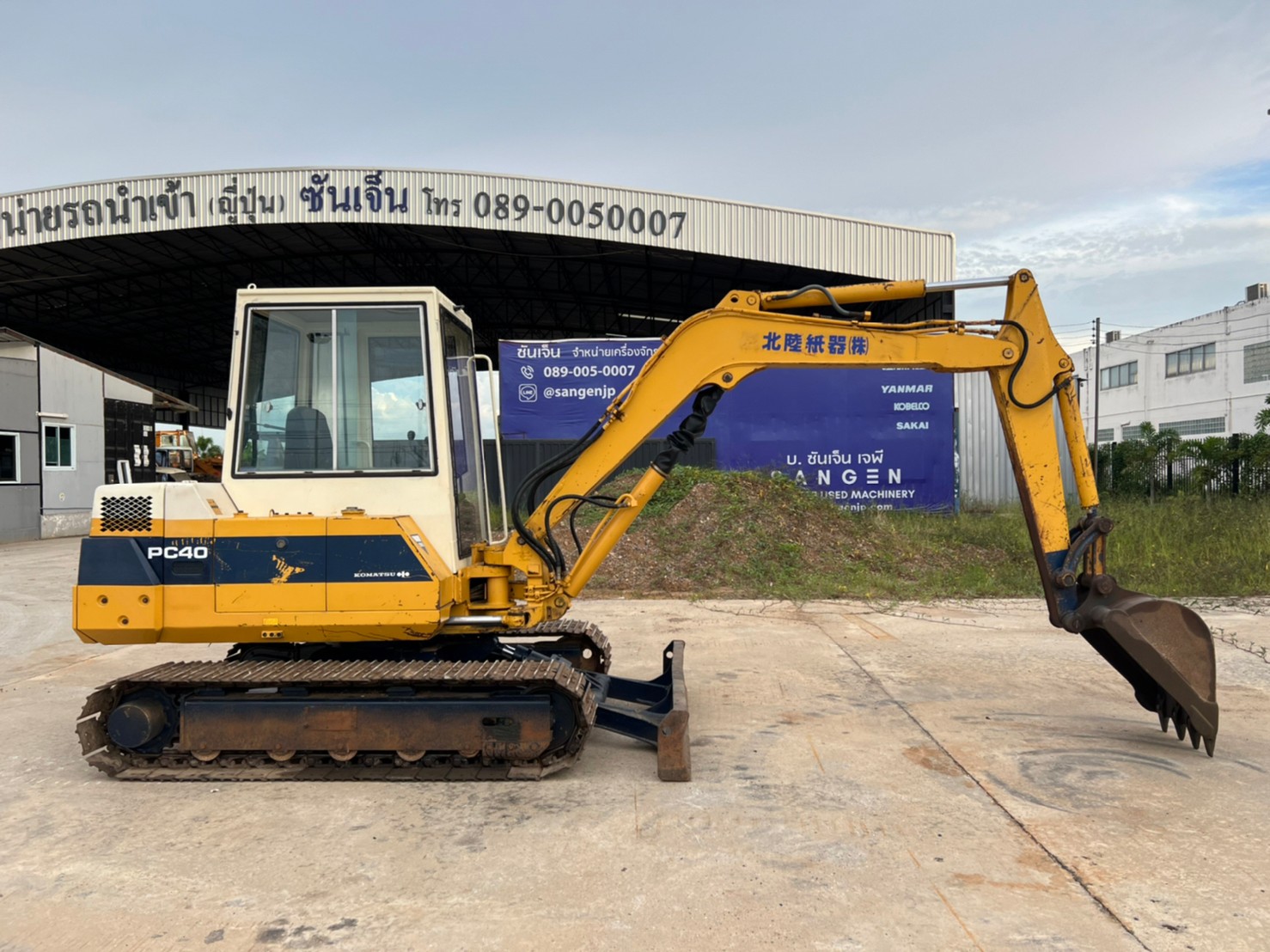 KOMATSU PC40-6 นำเข้าจากญี่ปุ่น สภาพพร้อมใช้งาน